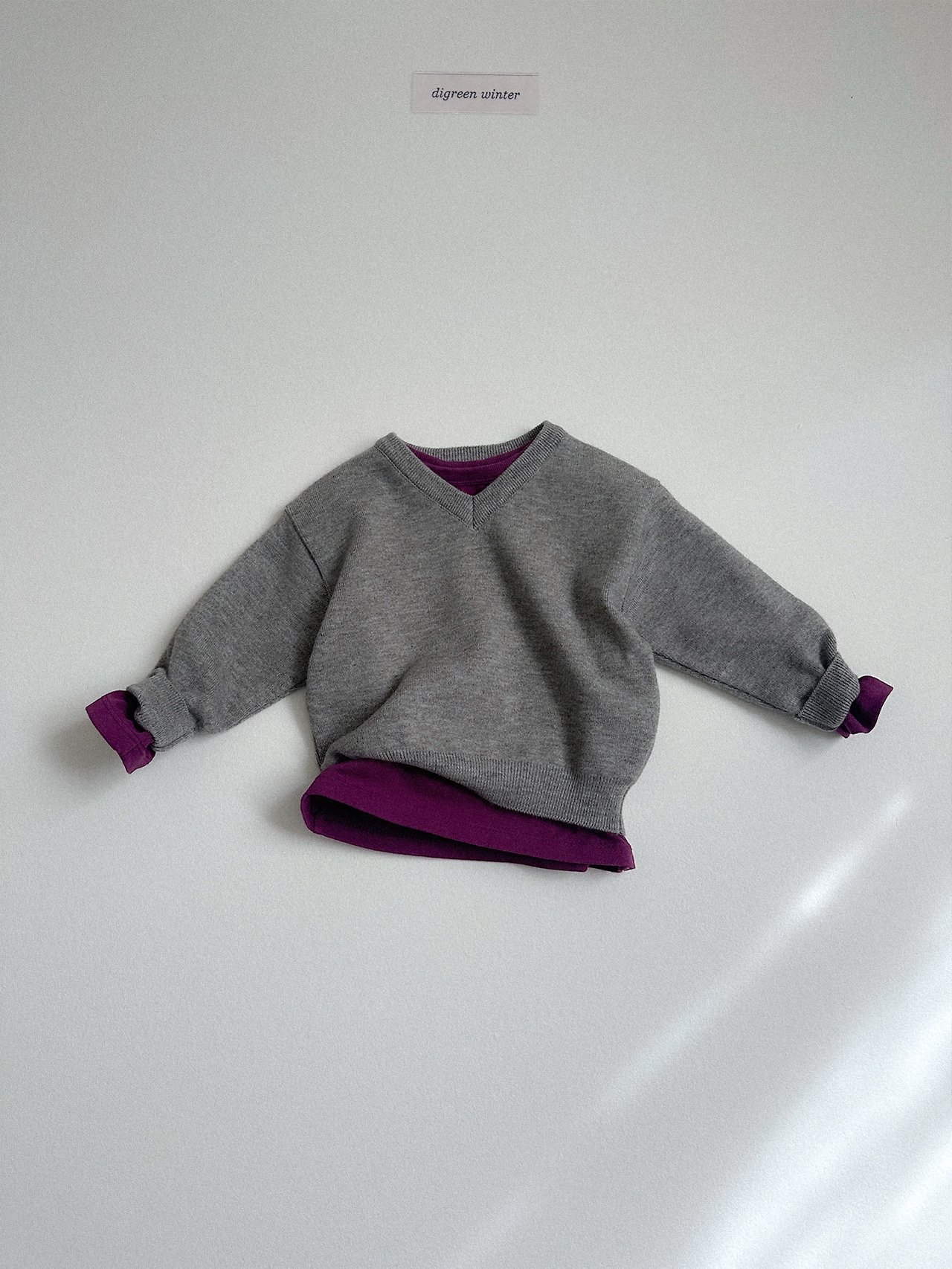 Digreen | Cozy V-Neck Knit
