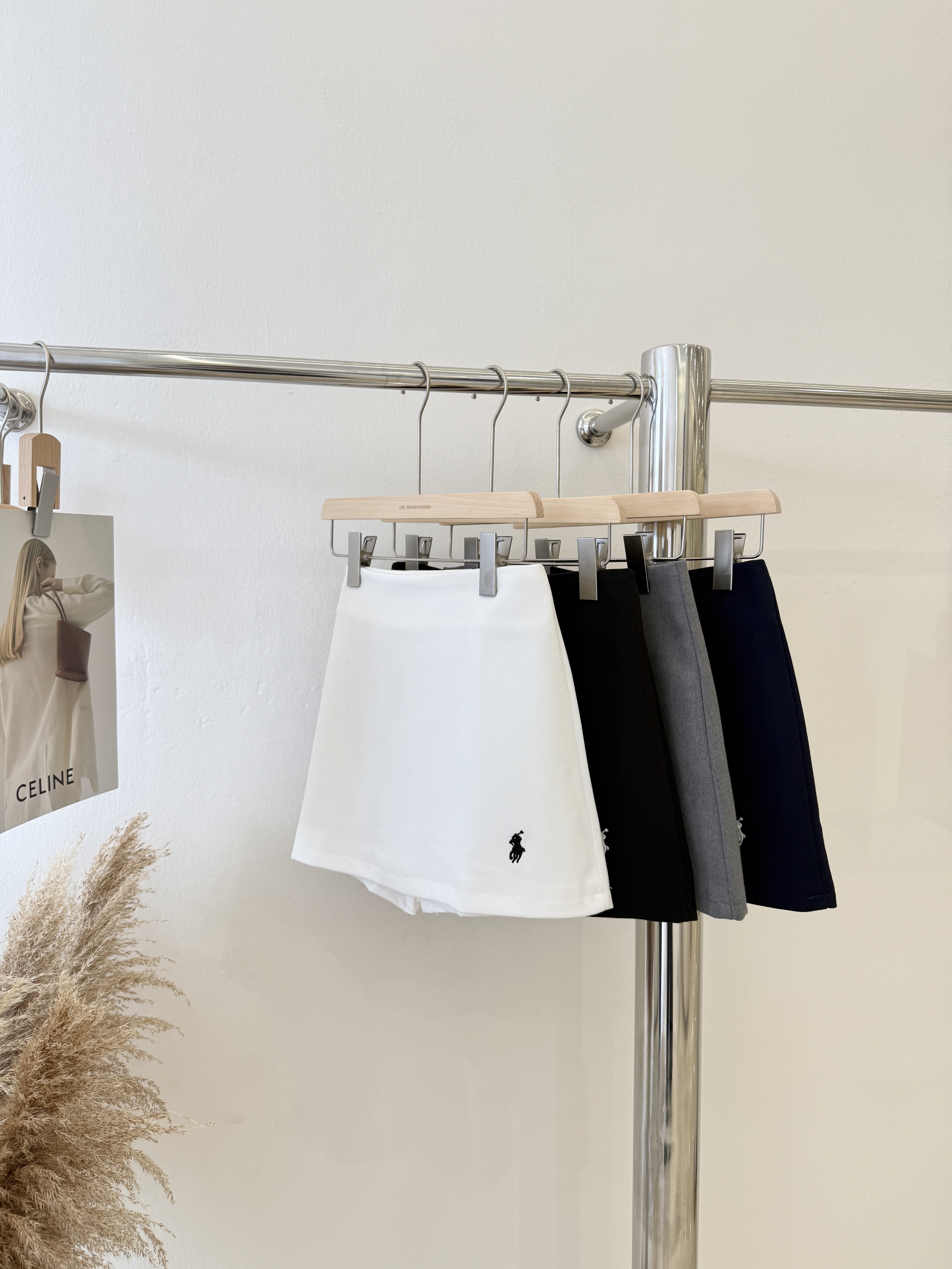 6846 时尚小马刺绣西装裙