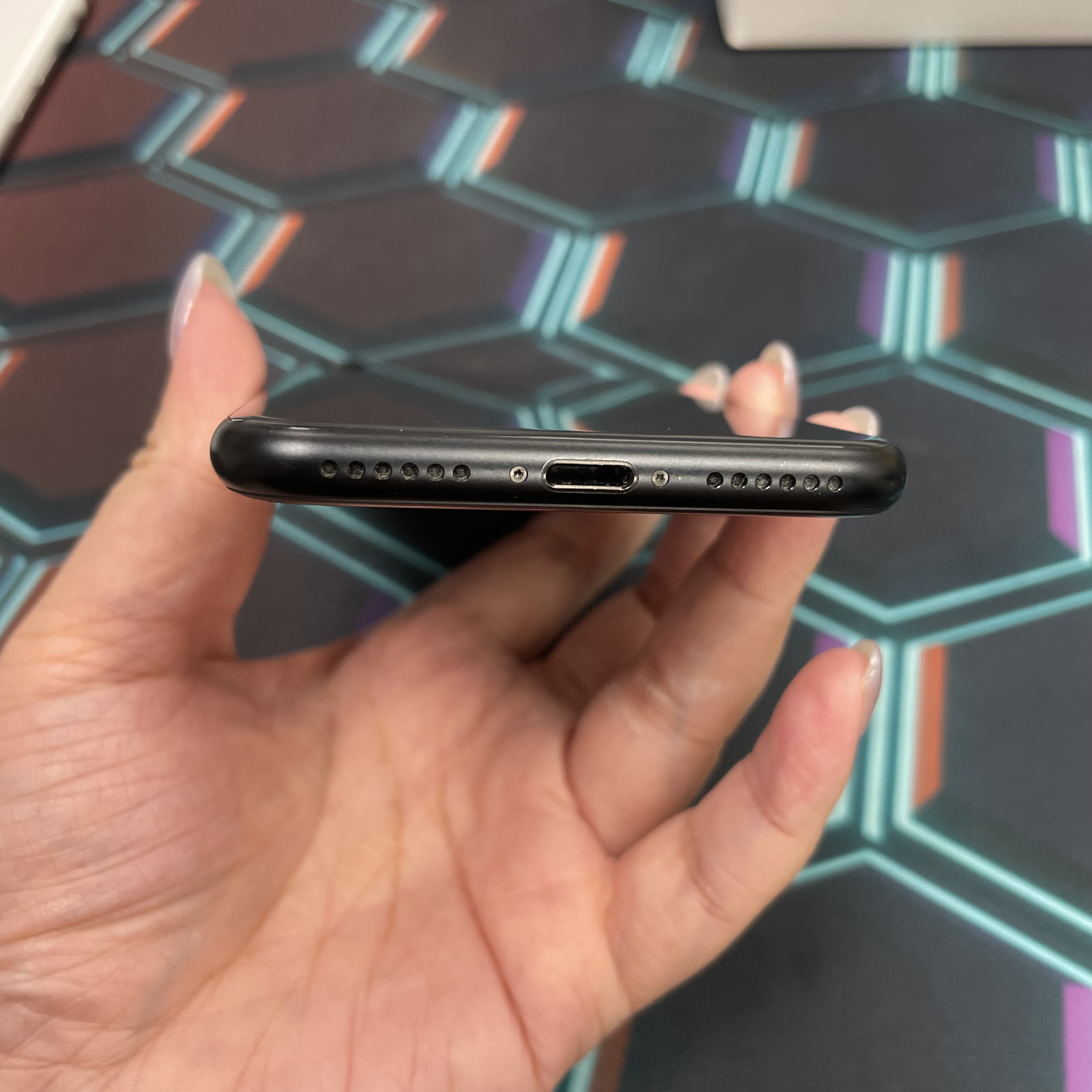 *7016 SE 2 勁靚機 128GB 電73 黑色 black