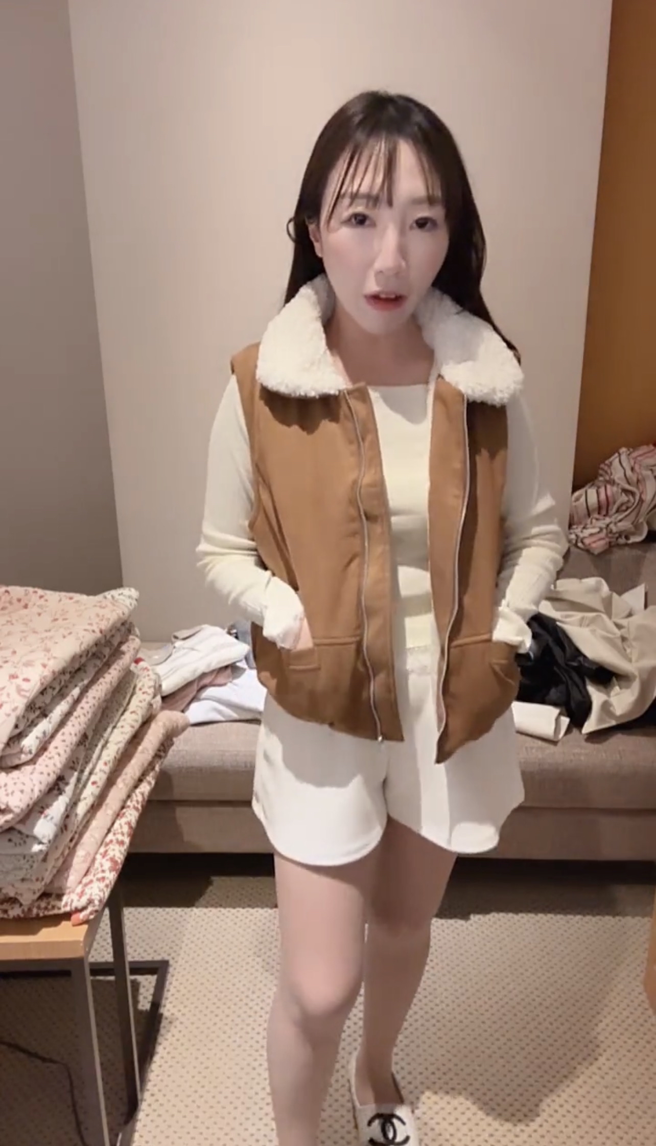 內絨毛超保暖猄皮毛領背心外套23/1韓國酒店直播#ff2754