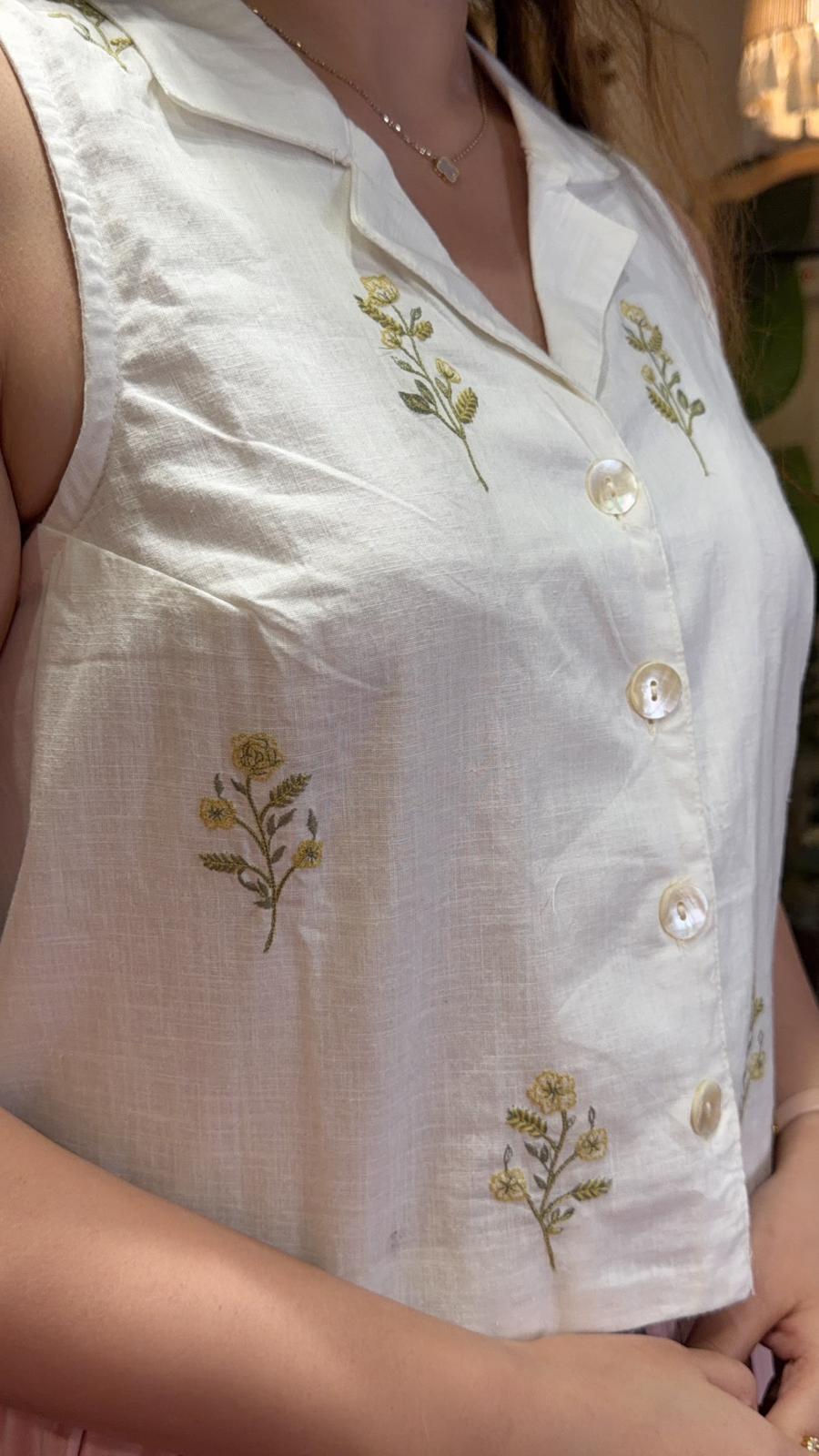 2490 White Flower Emb. 2 Way Vest
