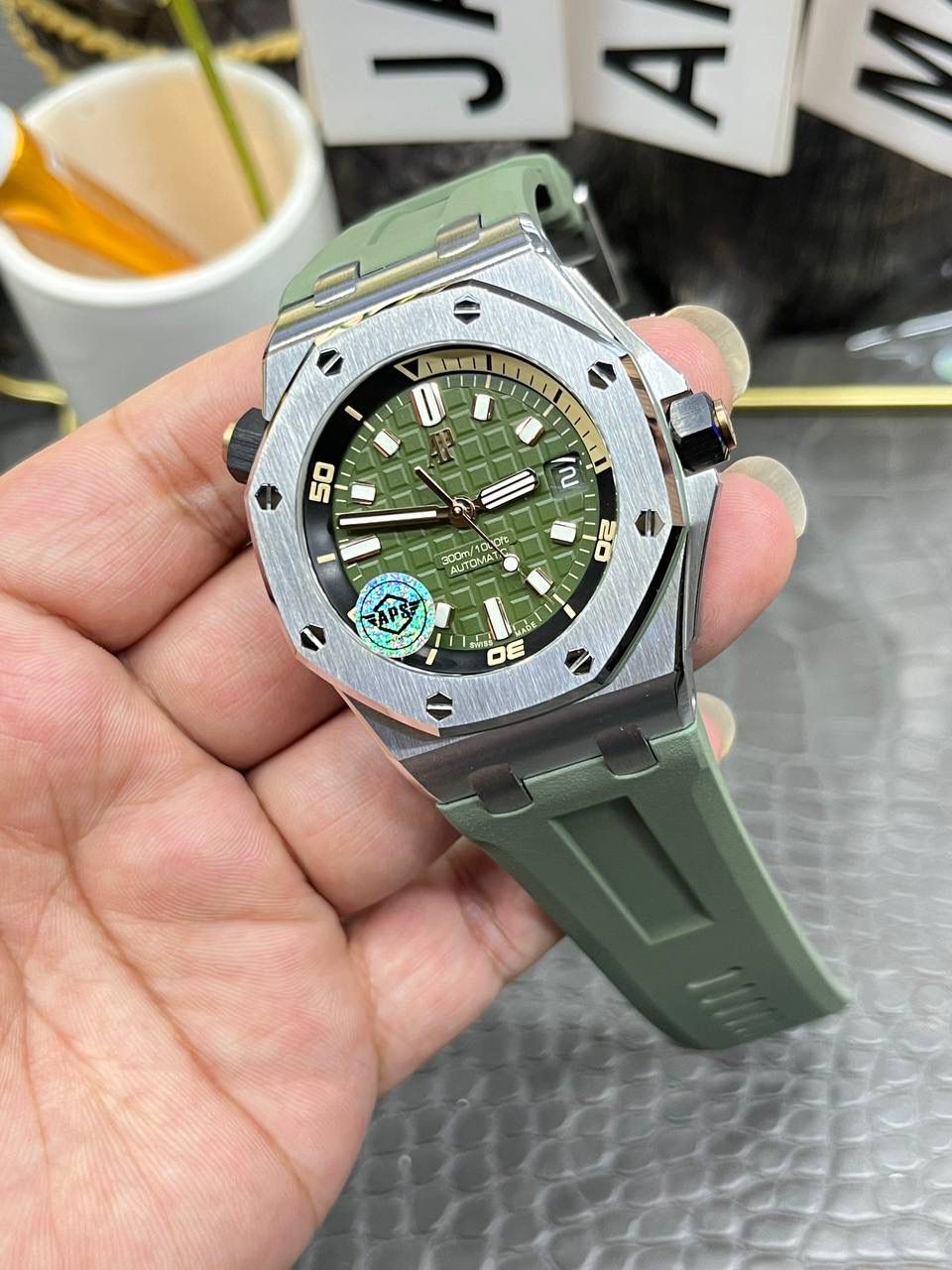 爱彼皇家橡树离岸型系列绿色橡胶表带男士自动机械腕表