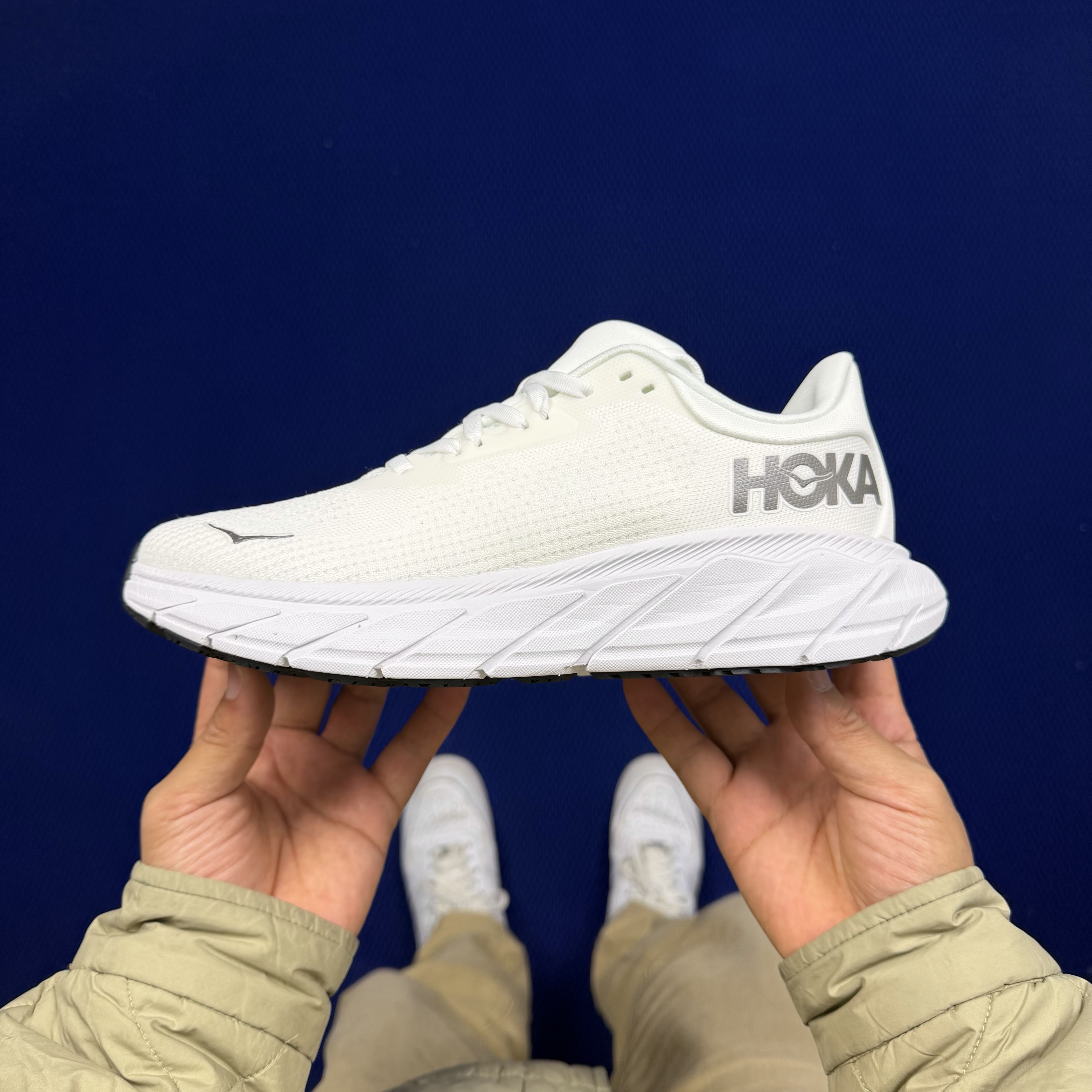 Hoka One One Arahi 7