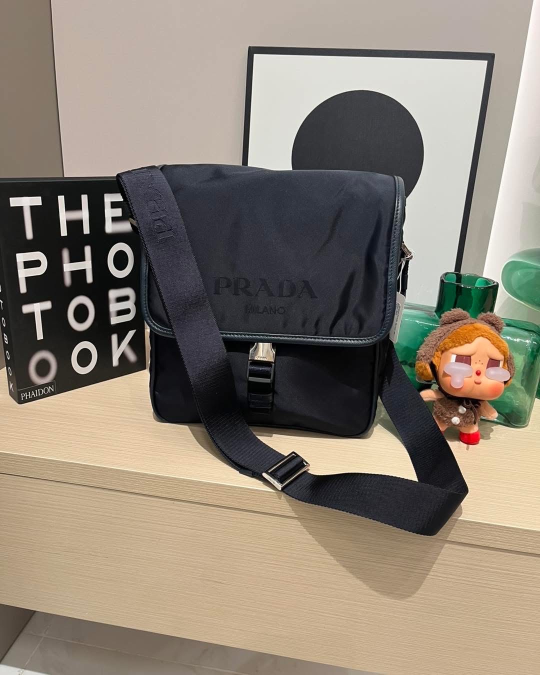 Prada nylon bag Crossbody 100%Authentic,98%new✅ certificate✅Dust bag