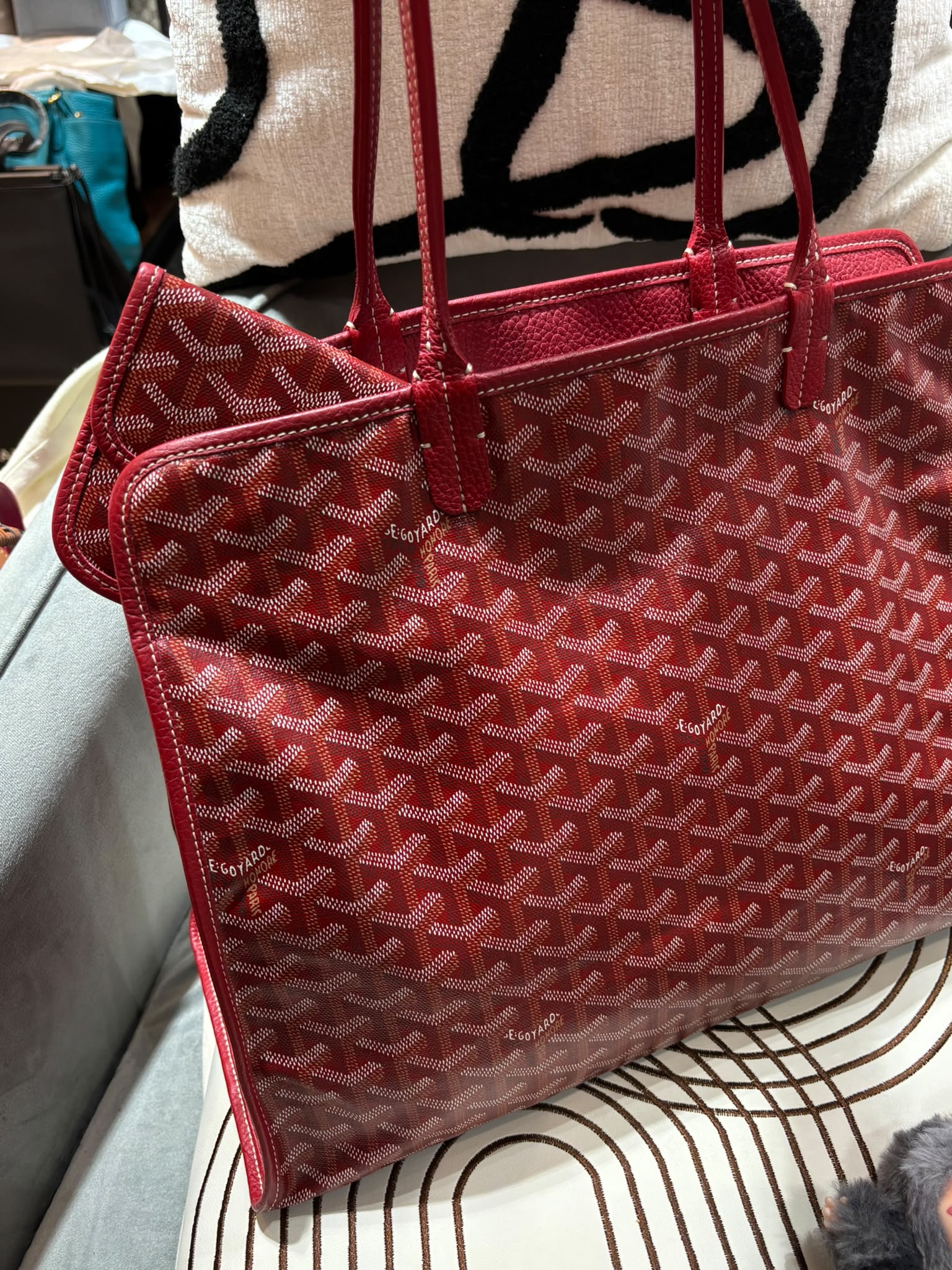 Goyard hardy pm tote bag Red 100%Authentic, 90%new 