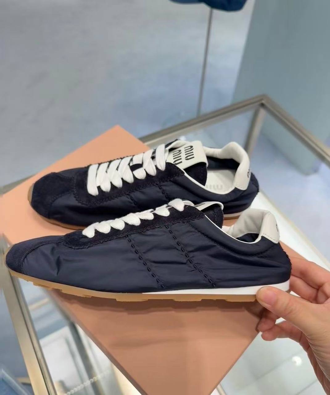 限時優惠✨現貨🍒MIUMIU PLUME navy sneaker  Size 35/36.5/37/37.5/38
