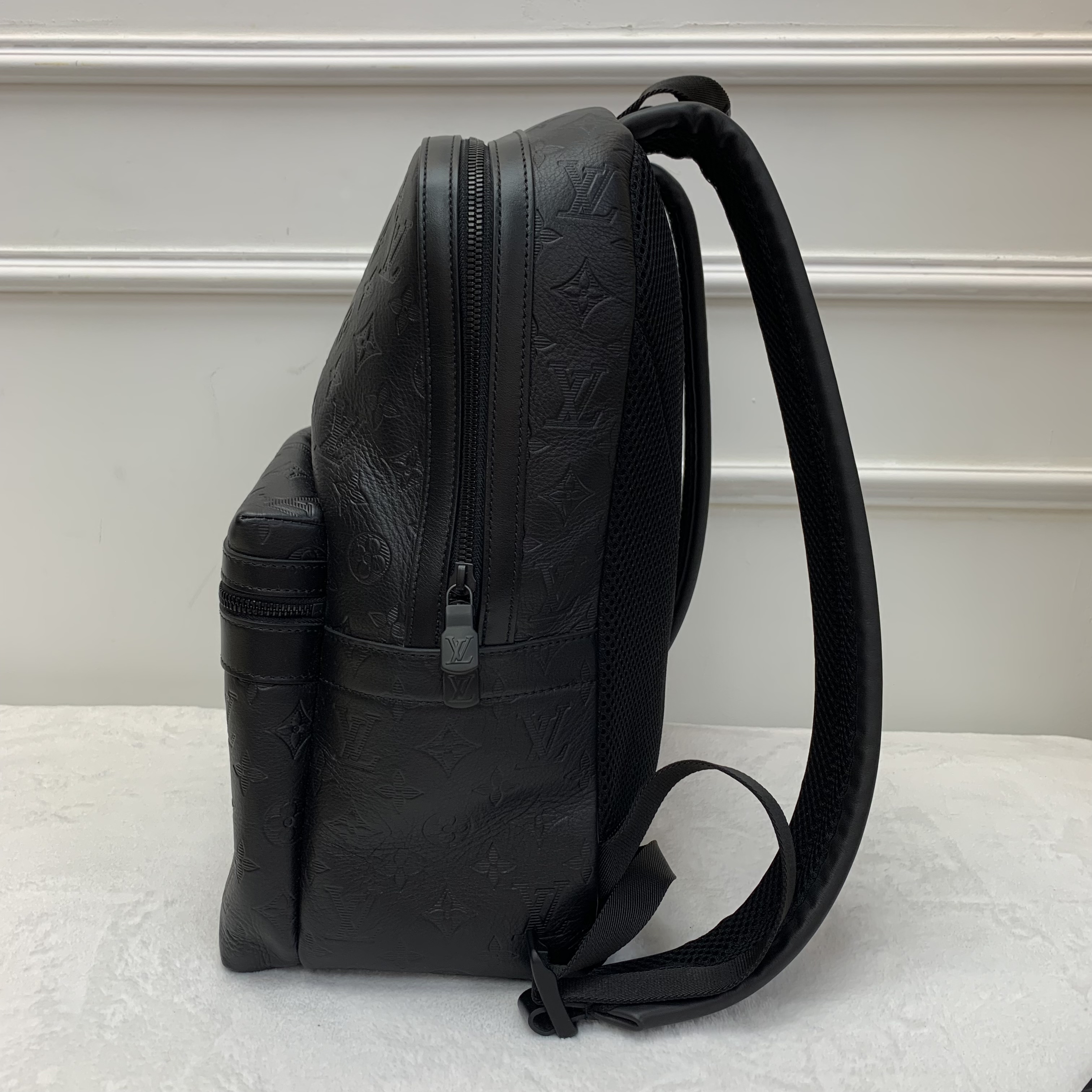 LV Discovery Backpack  LV男士背包
