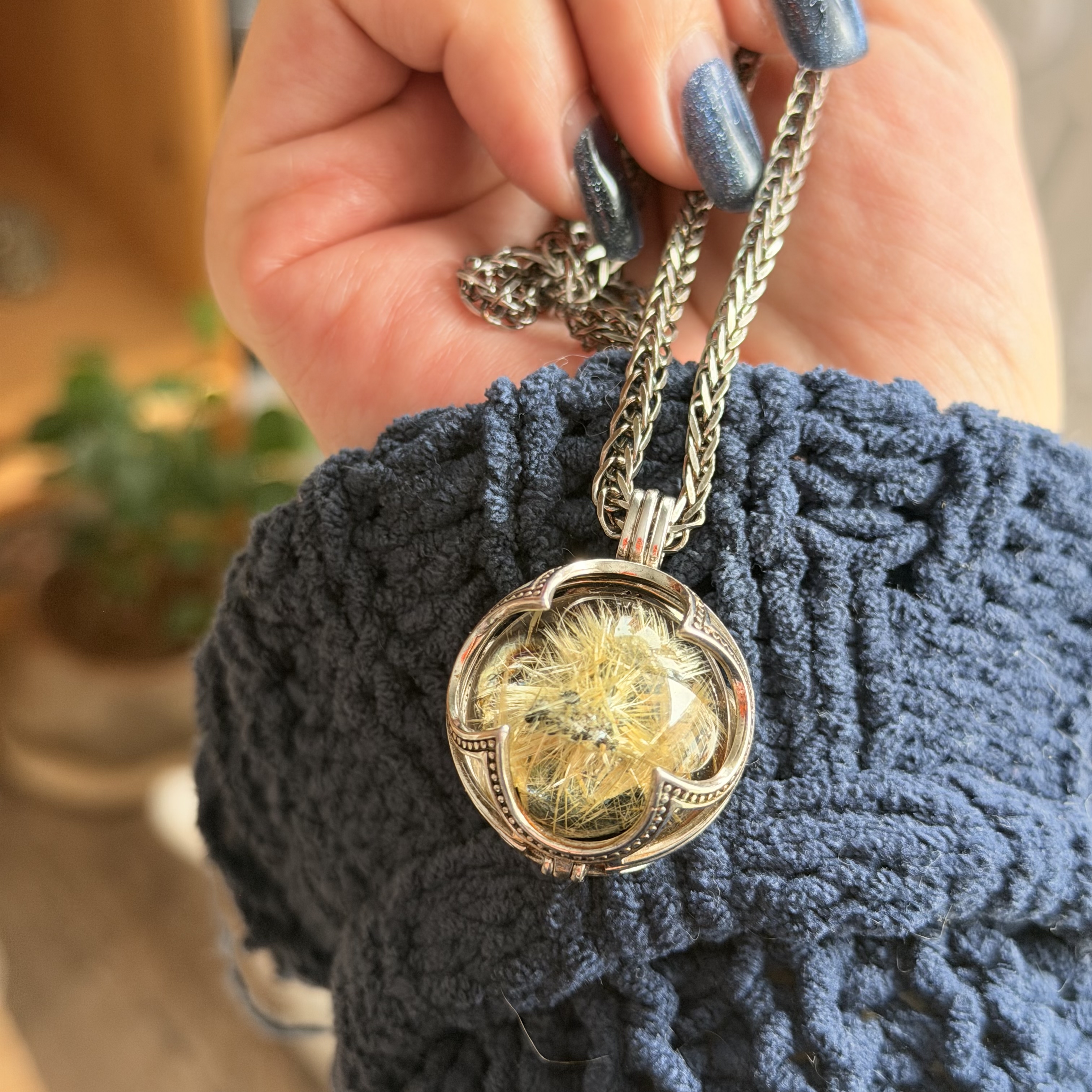 金鈦晶花球球襯S925項鏈