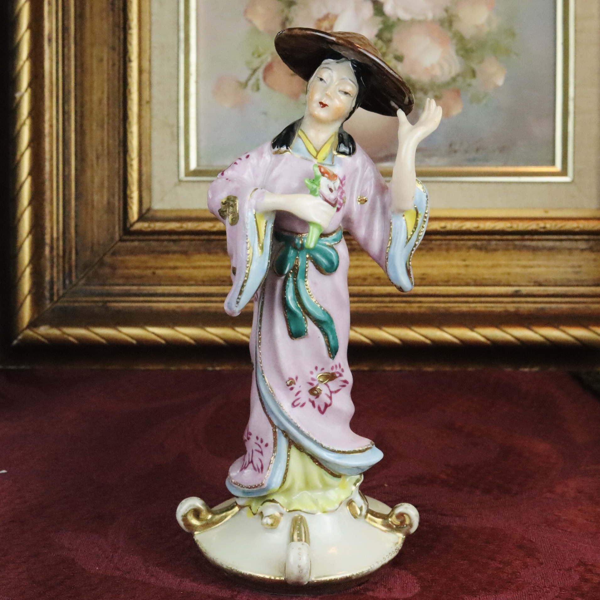 RARE! 1945-1951 Made in Occupied Japan Hand-painted Oriental Lady Wearing Sun Hat Lady Porcelain Doll /Porcelain Figurine (MT1667)
