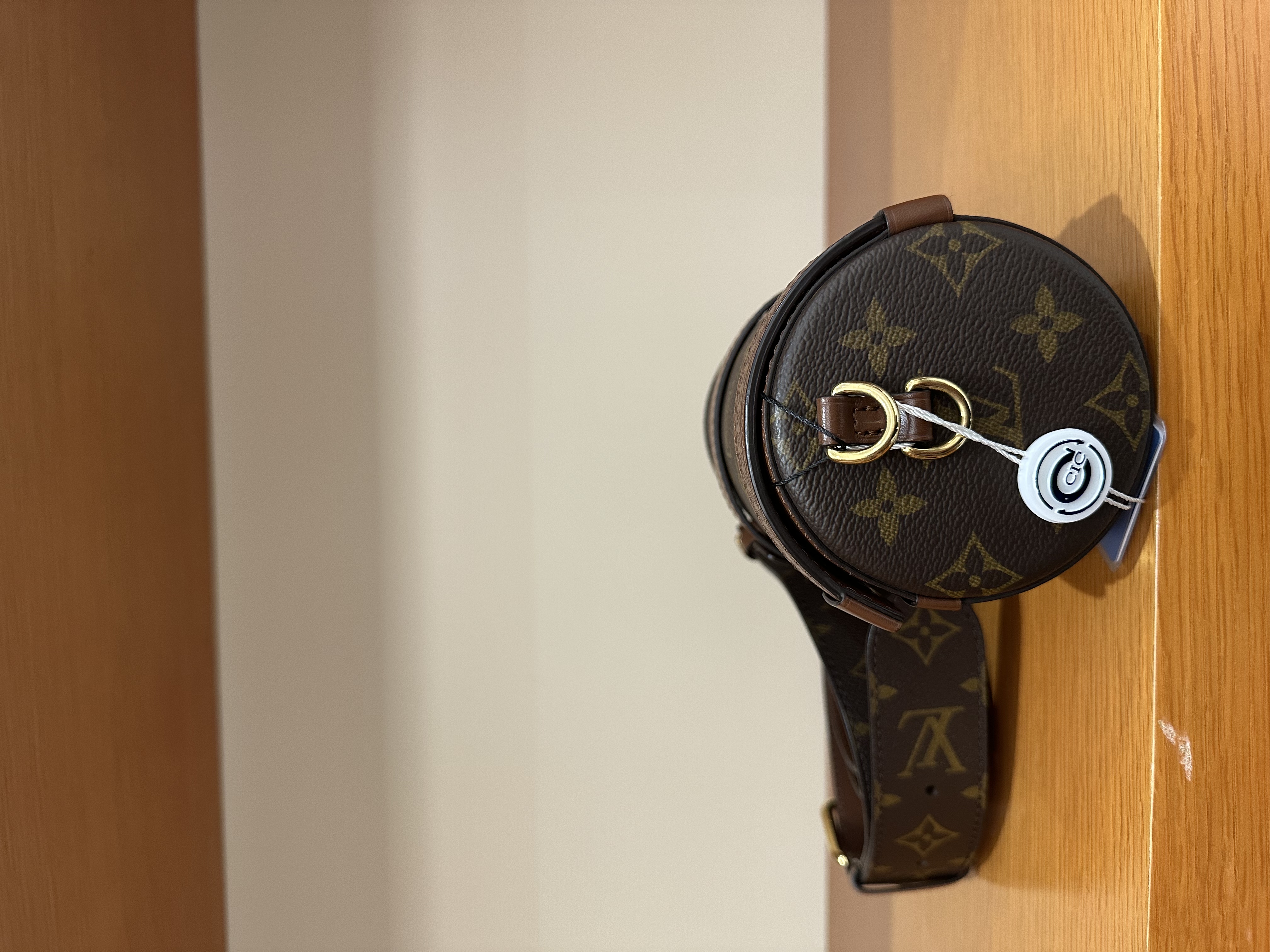 直播貨品 |  [1個-$100 2個-$300］HH08