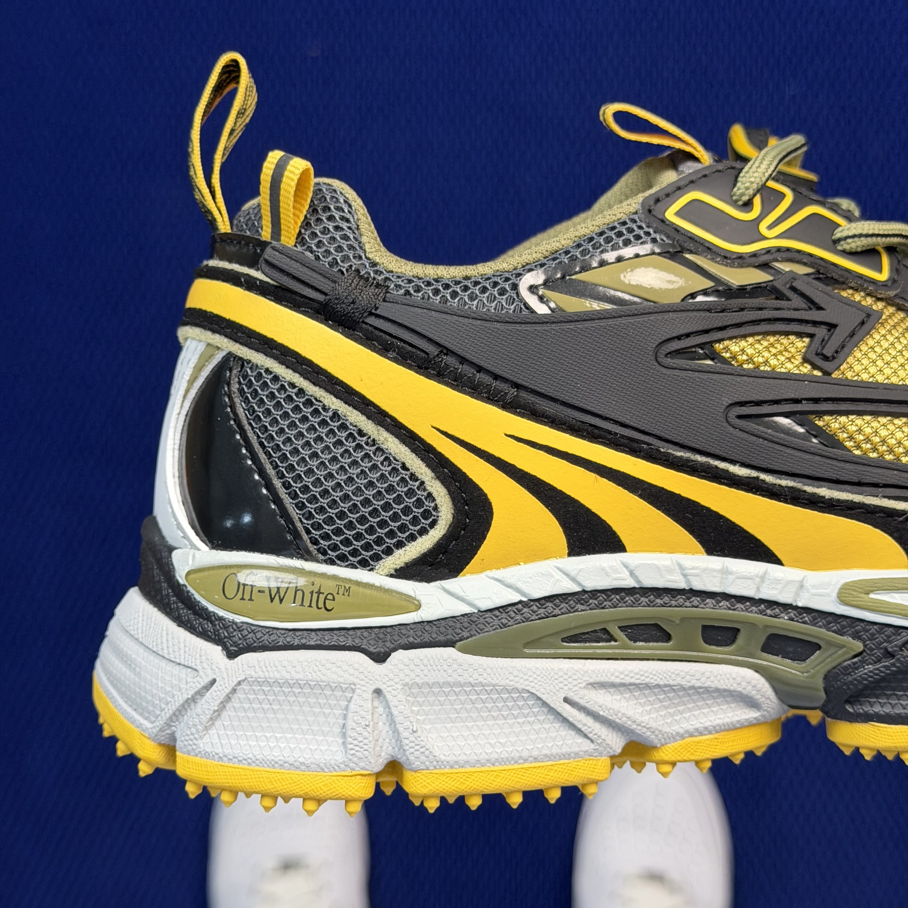 OFF-WHITE Be Right Back