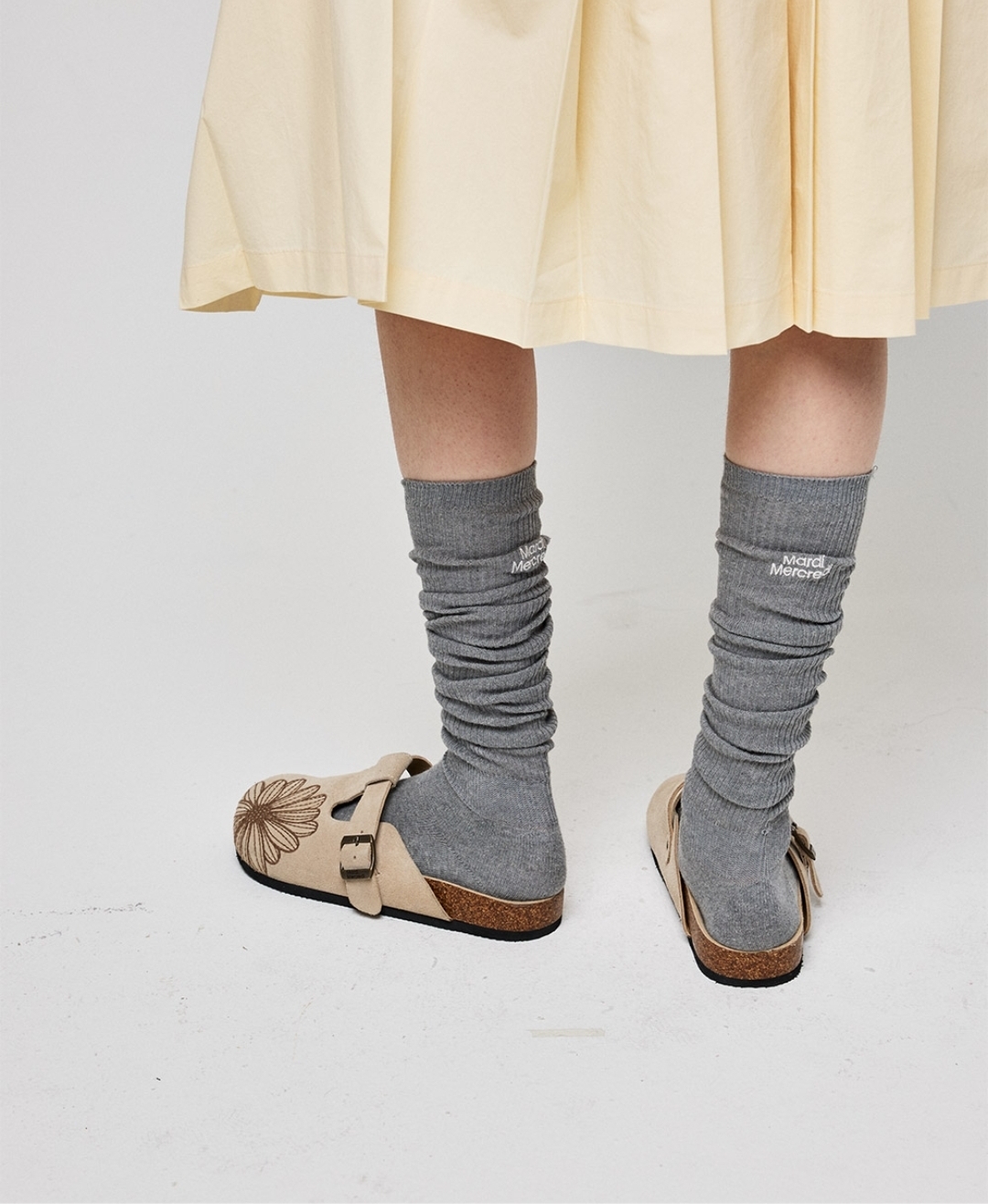 Mardi Mercredi Classique T-Strap Suede Mule 🌿