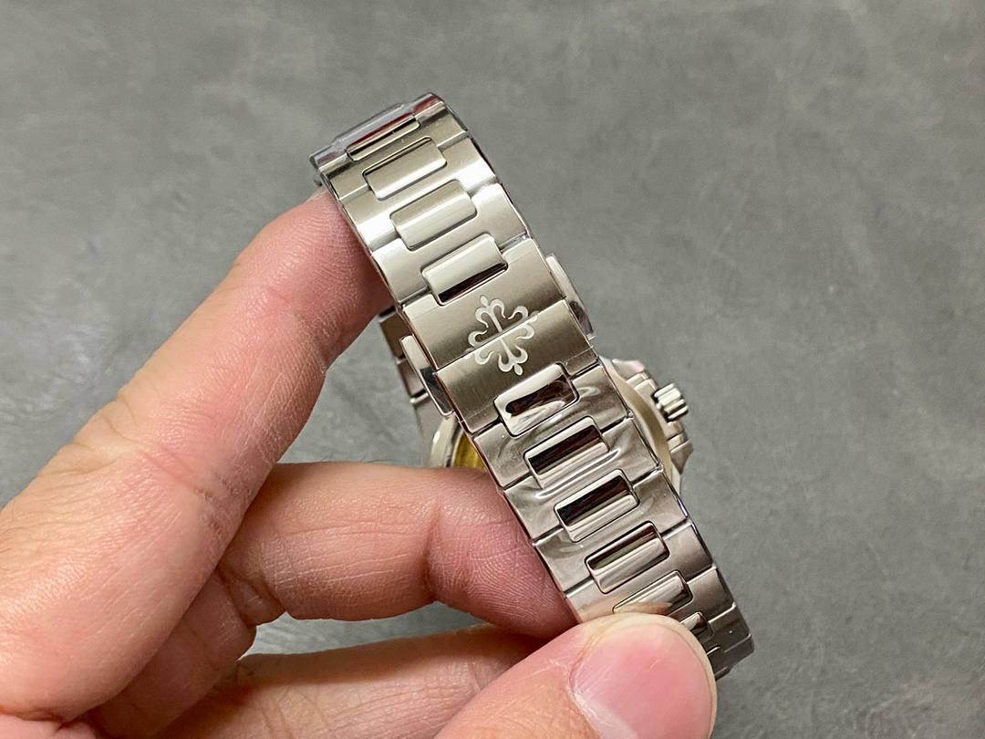 百达翡丽 Nautilus 5711/1A-010 自动上链男士腕表