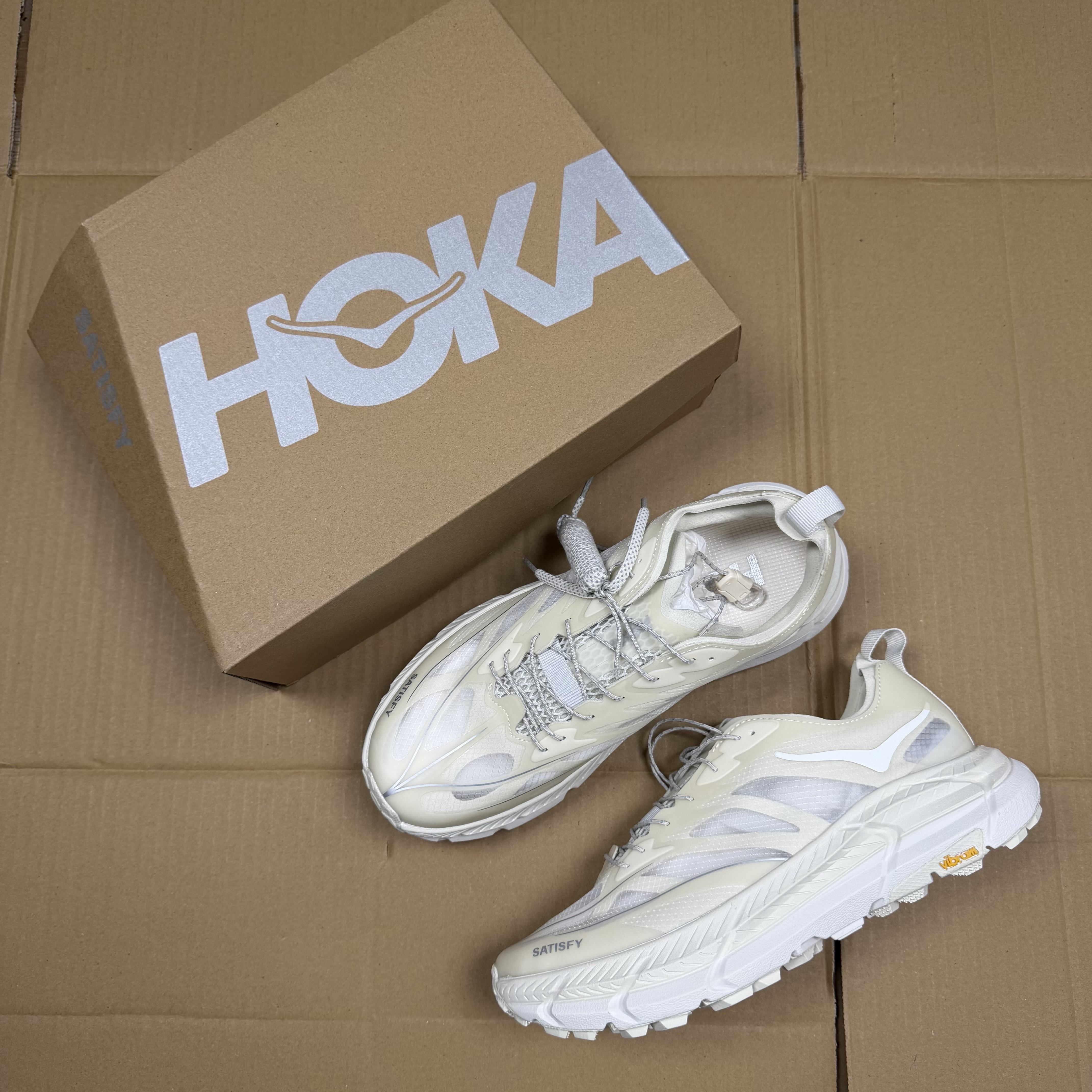 HOKA Restore TC