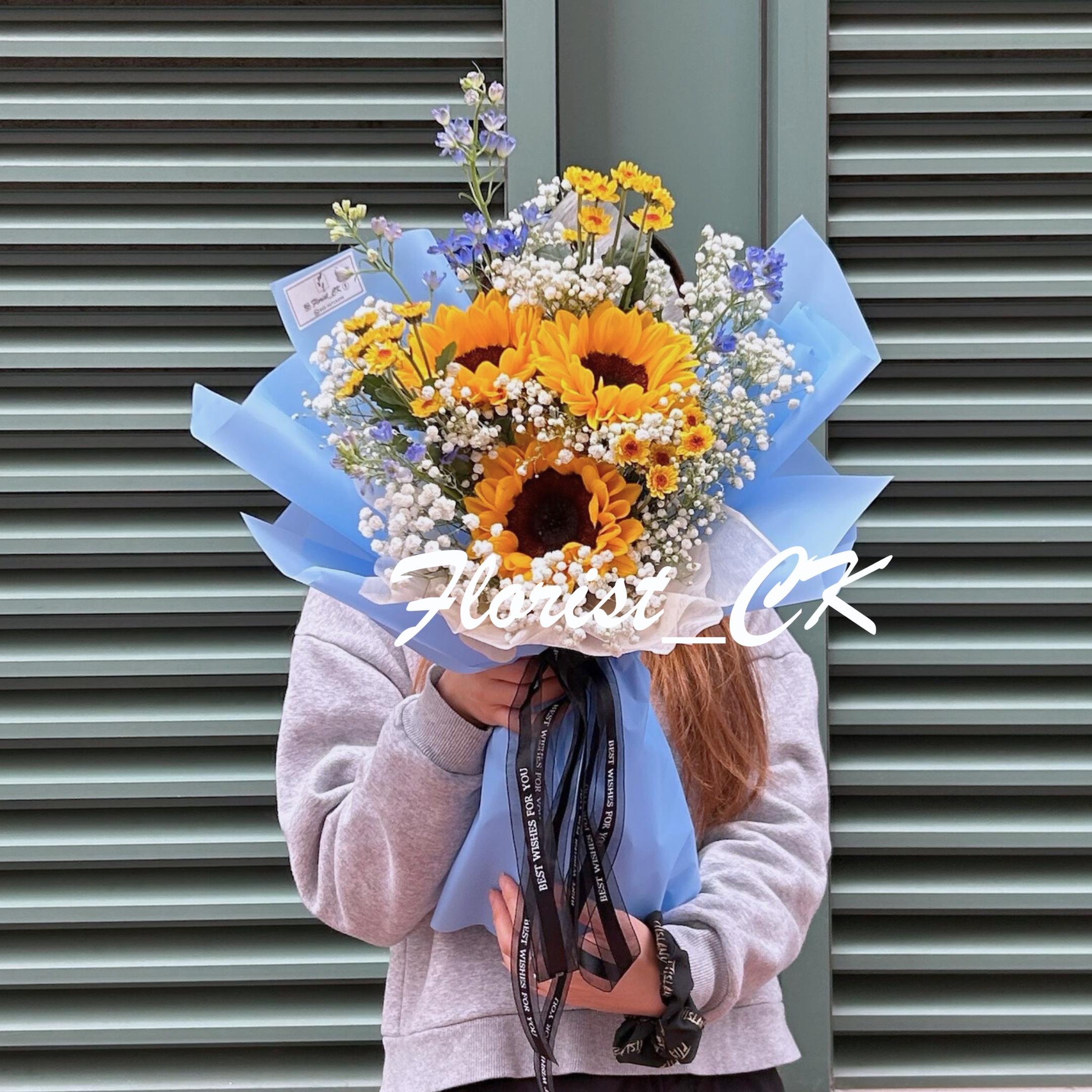 【2026 畢業鮮花推介】Helios Triumph 天藍花紙款｜向日葵鮮花花束  (預訂款)
