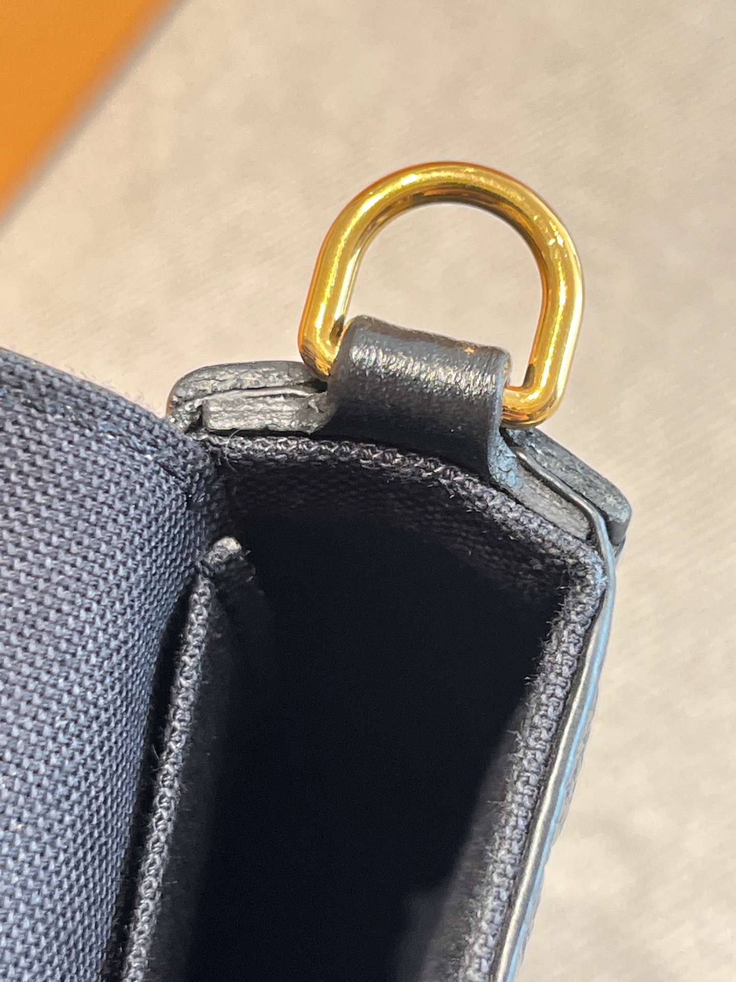 【預訂貨品】LV黑色全皮印花三合一 