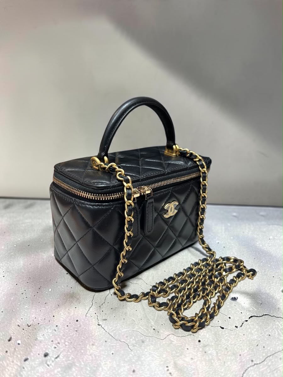 全新 Chanel vanity with handle black 100%Authentic ,全新未使用品 ✅card✅dust bag ✅盒 