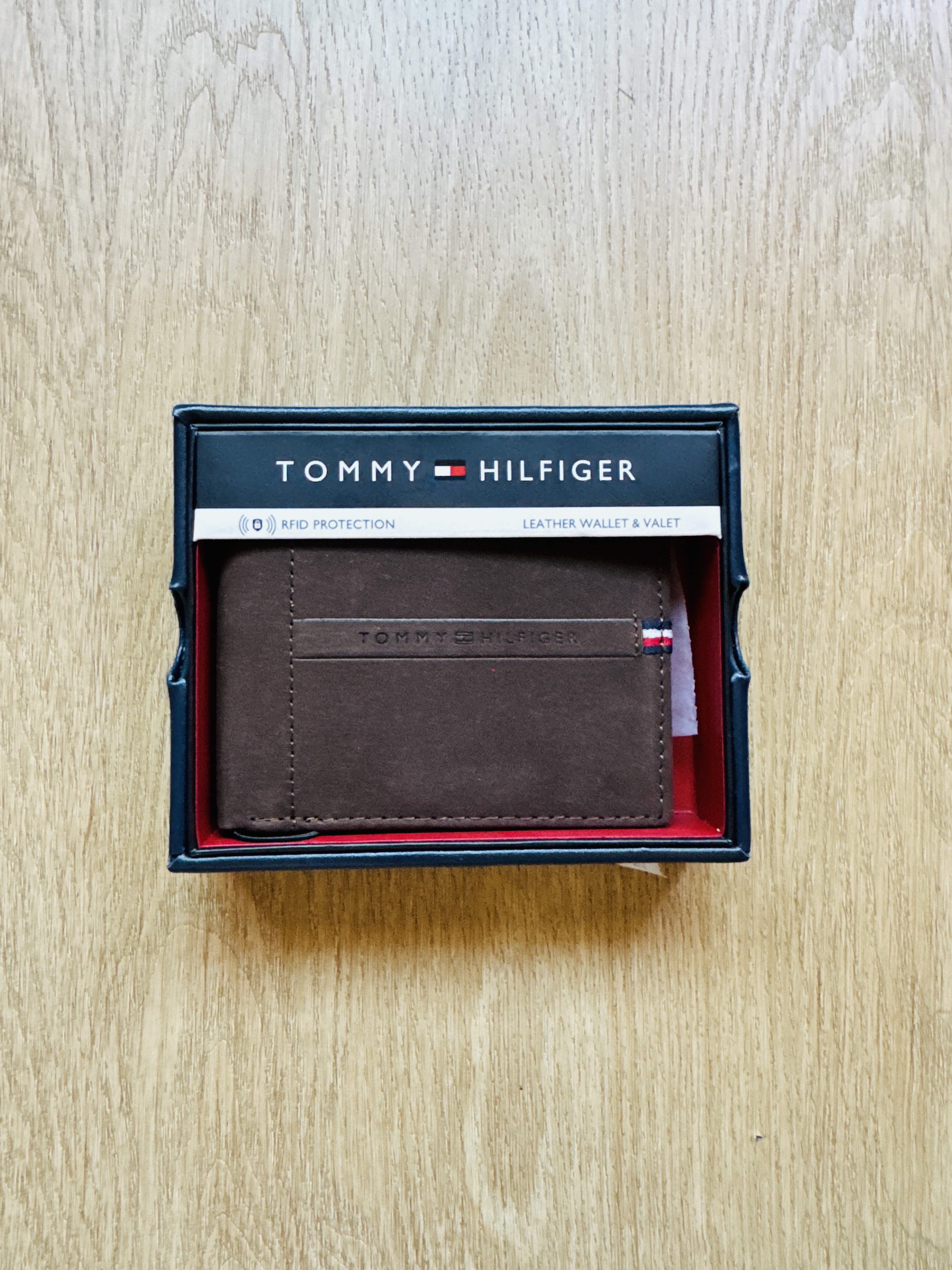 Tommy Hilfiger 啡色銀包（香港現貨）