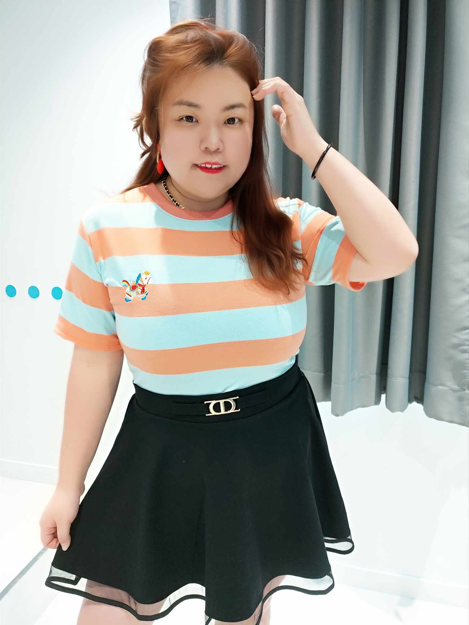 YCA09 198 刺绣马拼色条纹上衣