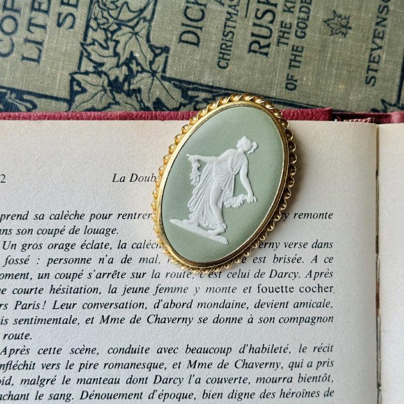 Vintage Wedgwood Green Jasper Goddess Two-Way Brooch/Pendant (MT2409)