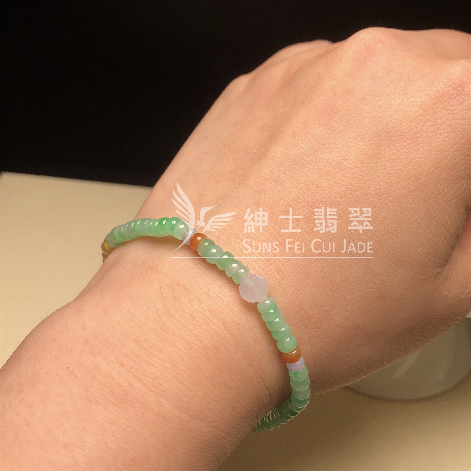 CA00617 甜綠翡翠併多寶手串