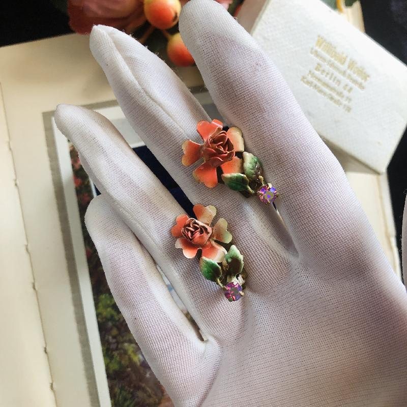 C.a. 1950-60s Austrian Hand-painted Peach Orange Enamel Floral Clip Earrings (MT1816-3)