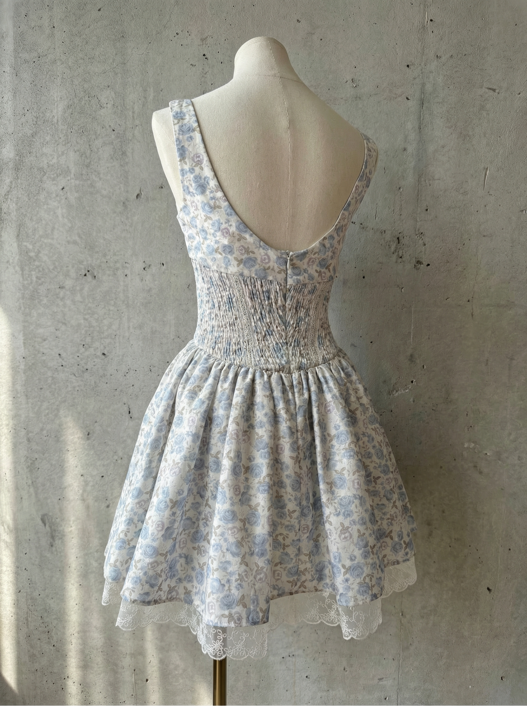 藍色復古碎花蕾收腰連身裙