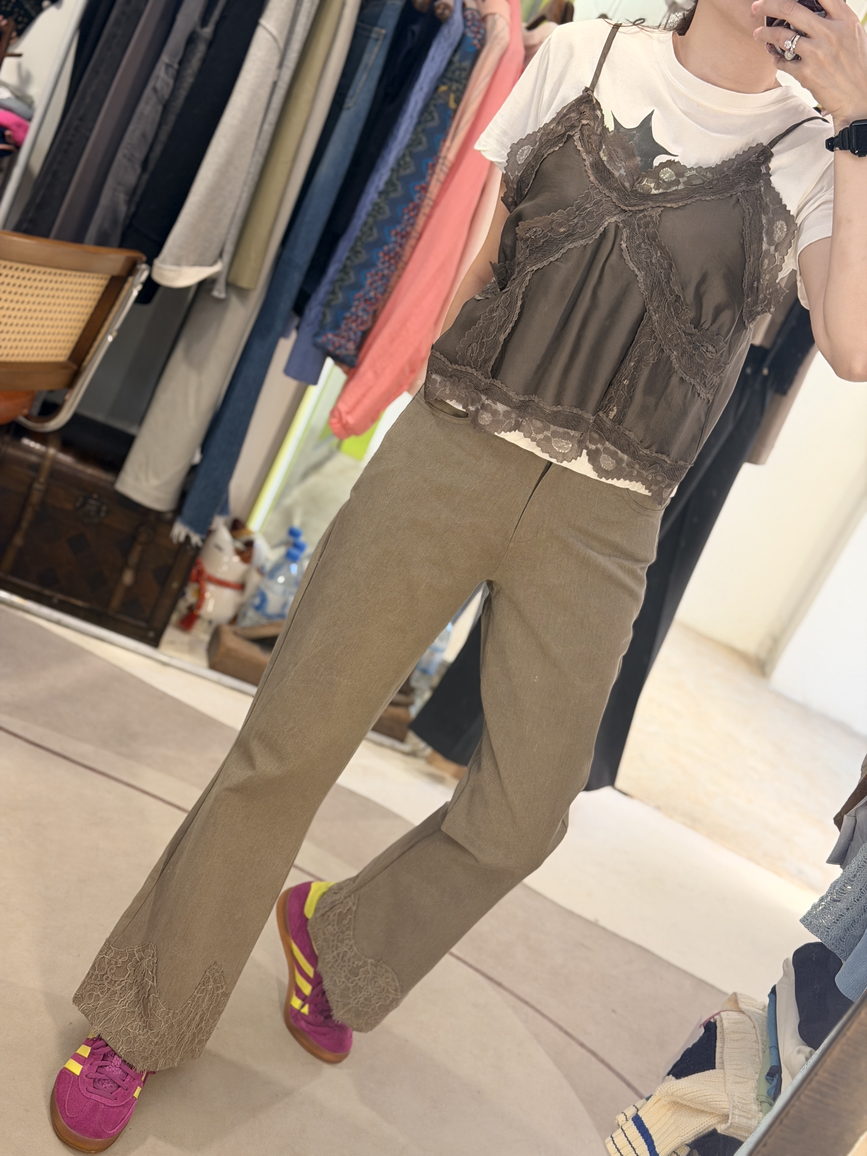 Linen vest w/ lace details