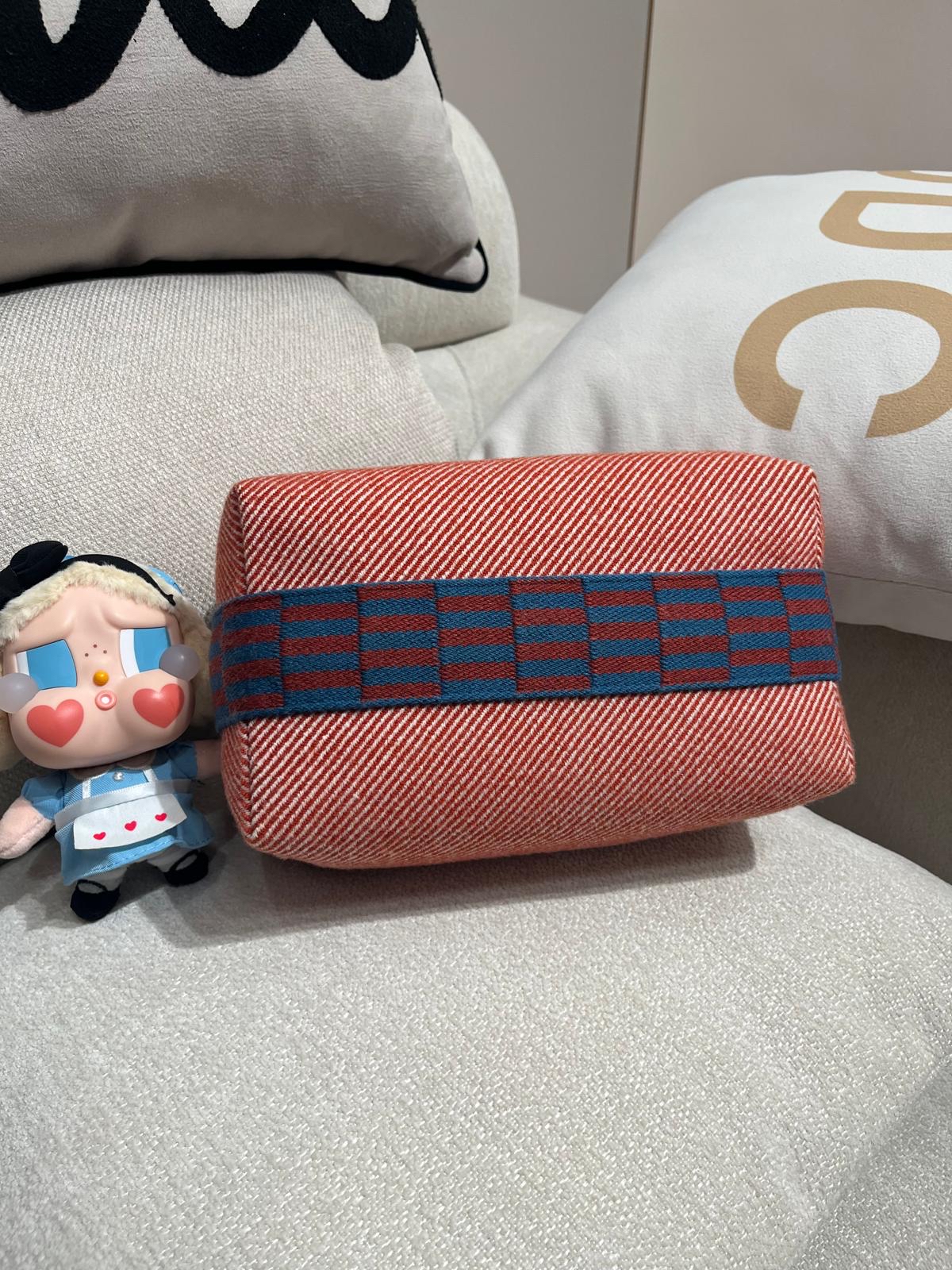 未使用品 Hermes 飯盒包 PM     100%Authentic ,unused  