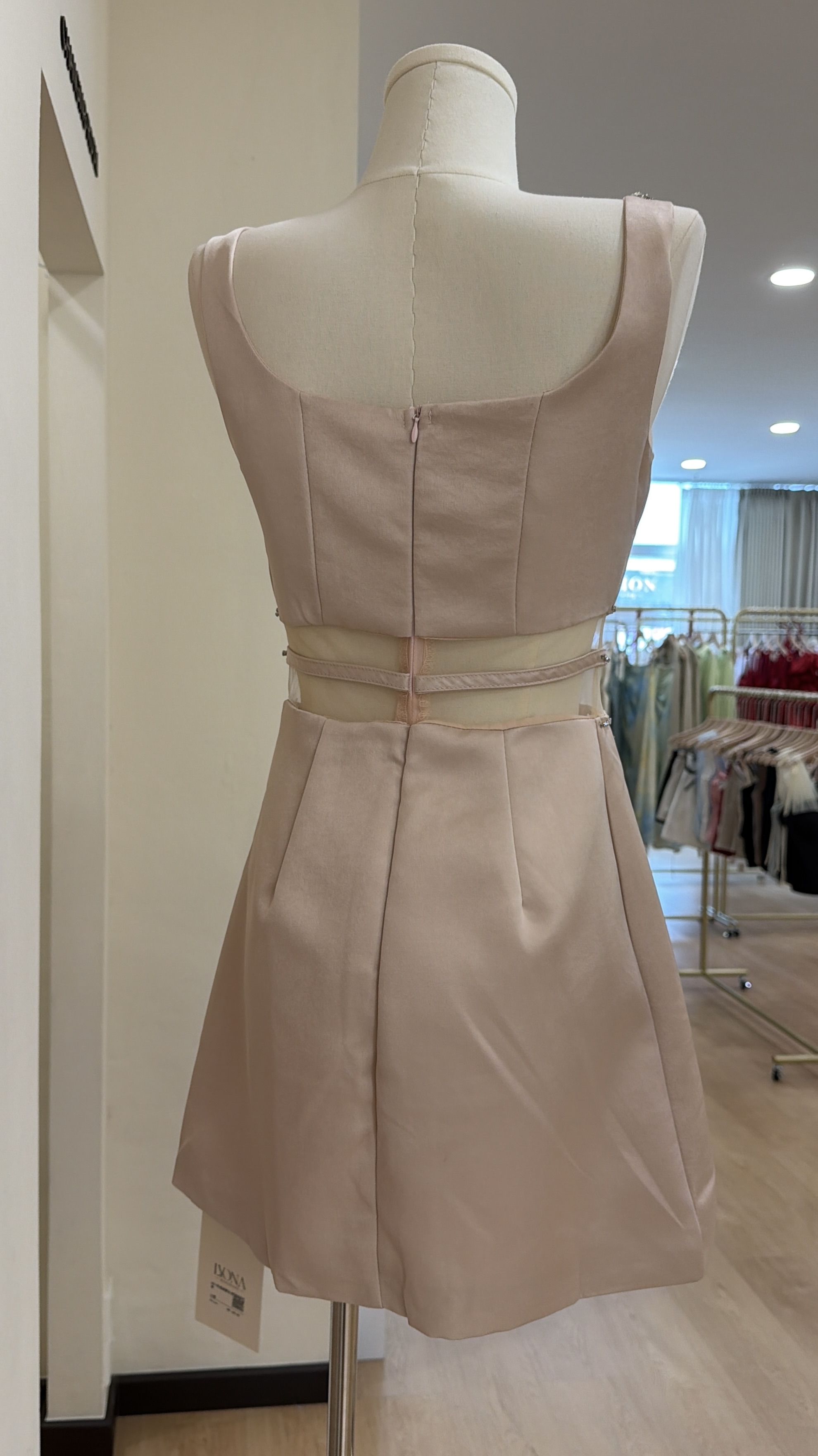 6071性感露腰连身裙