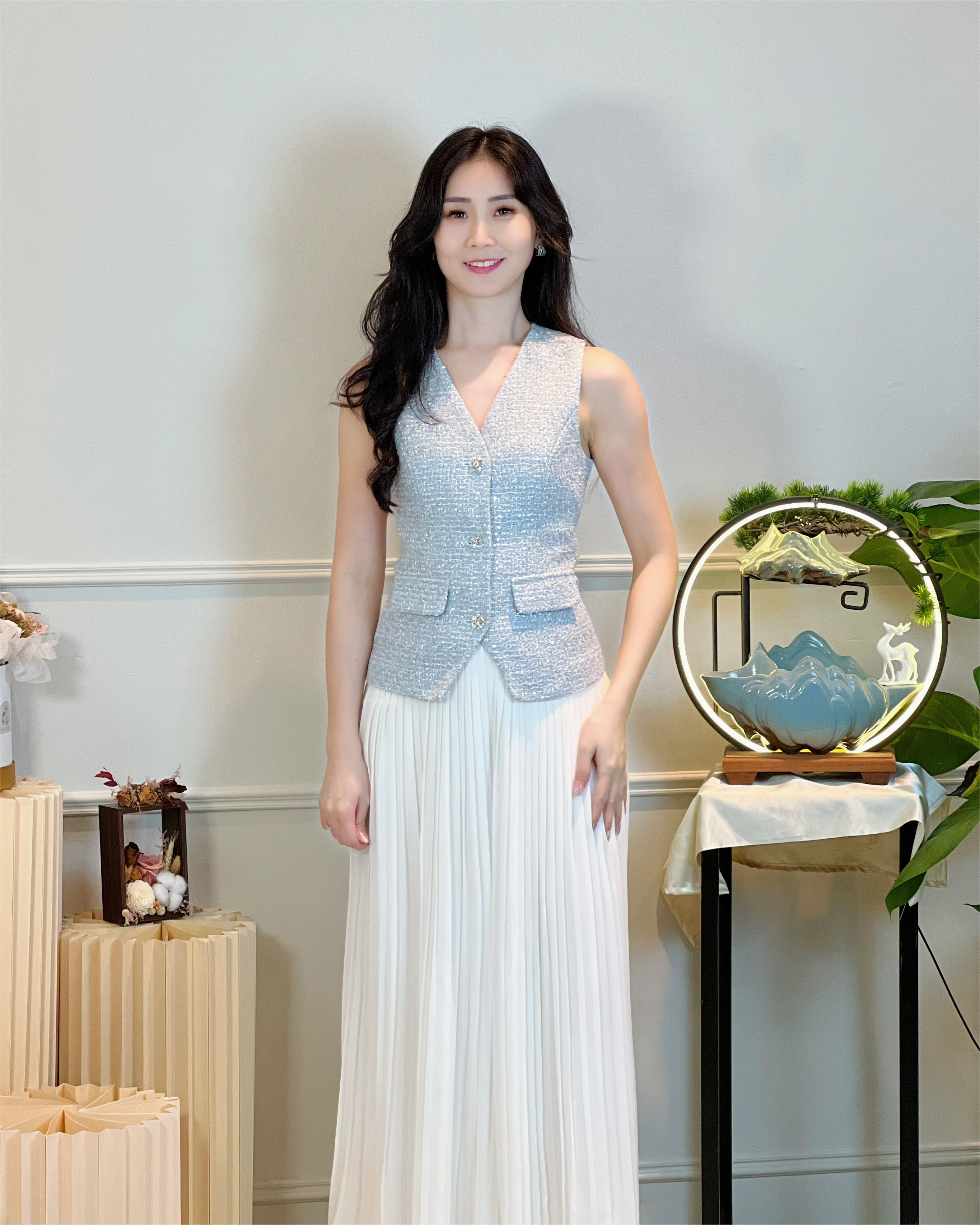 5094 Parisian Chic Sleeveless Top