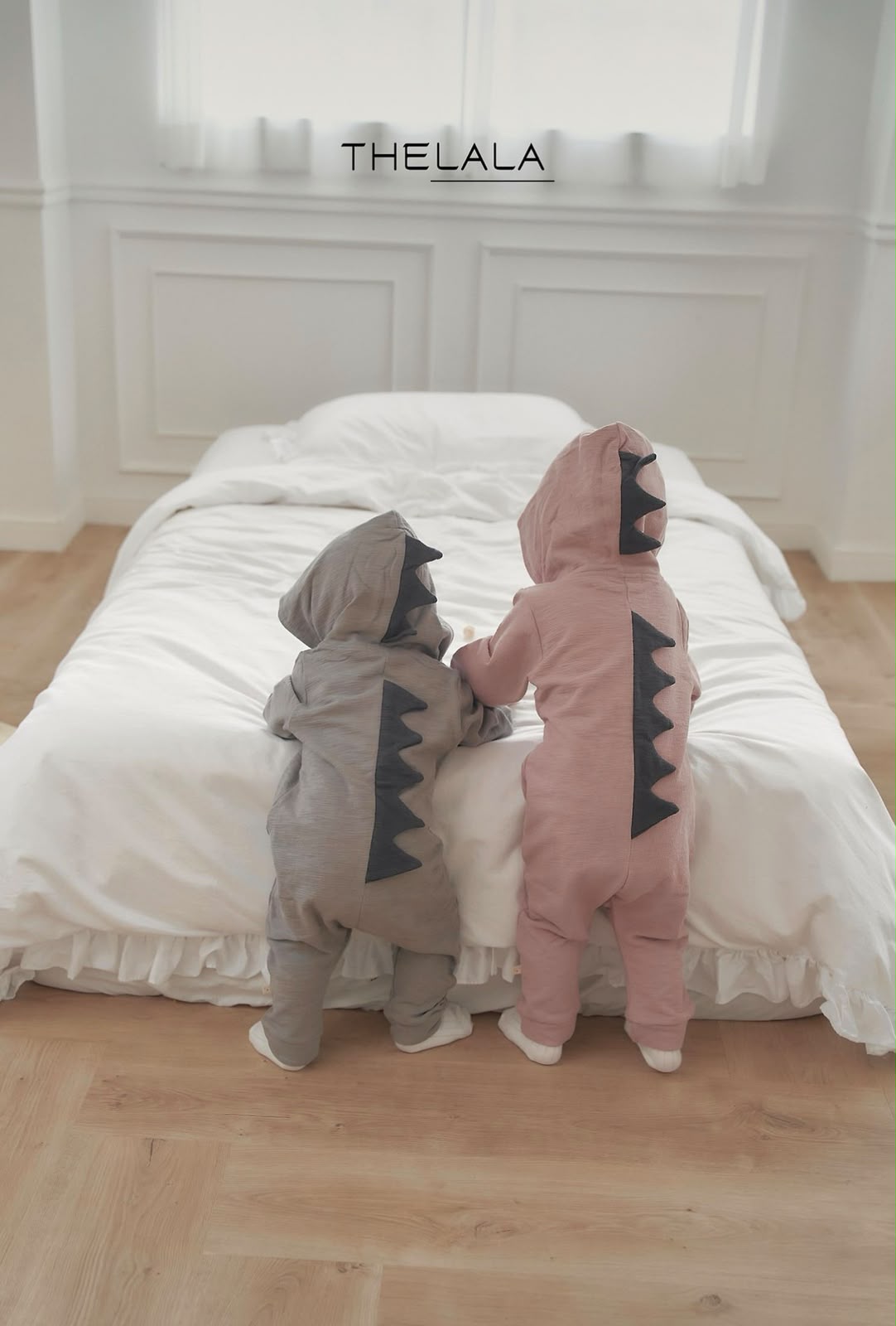 AK6203 Suit