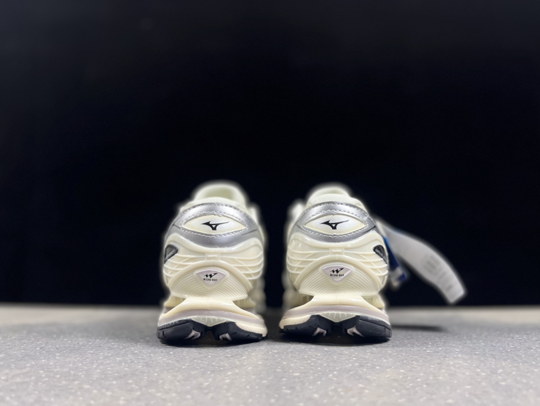 Mizuno Wave Prophecy LS 