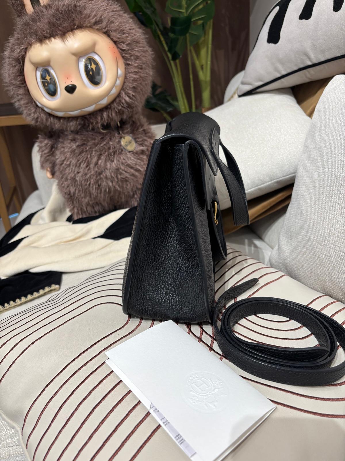 Hermes Halzan 31 Stamp C 黑色牛皮金扣 100%Authentic, 98%New ✅專門店收據✅Dust bag ✅Box