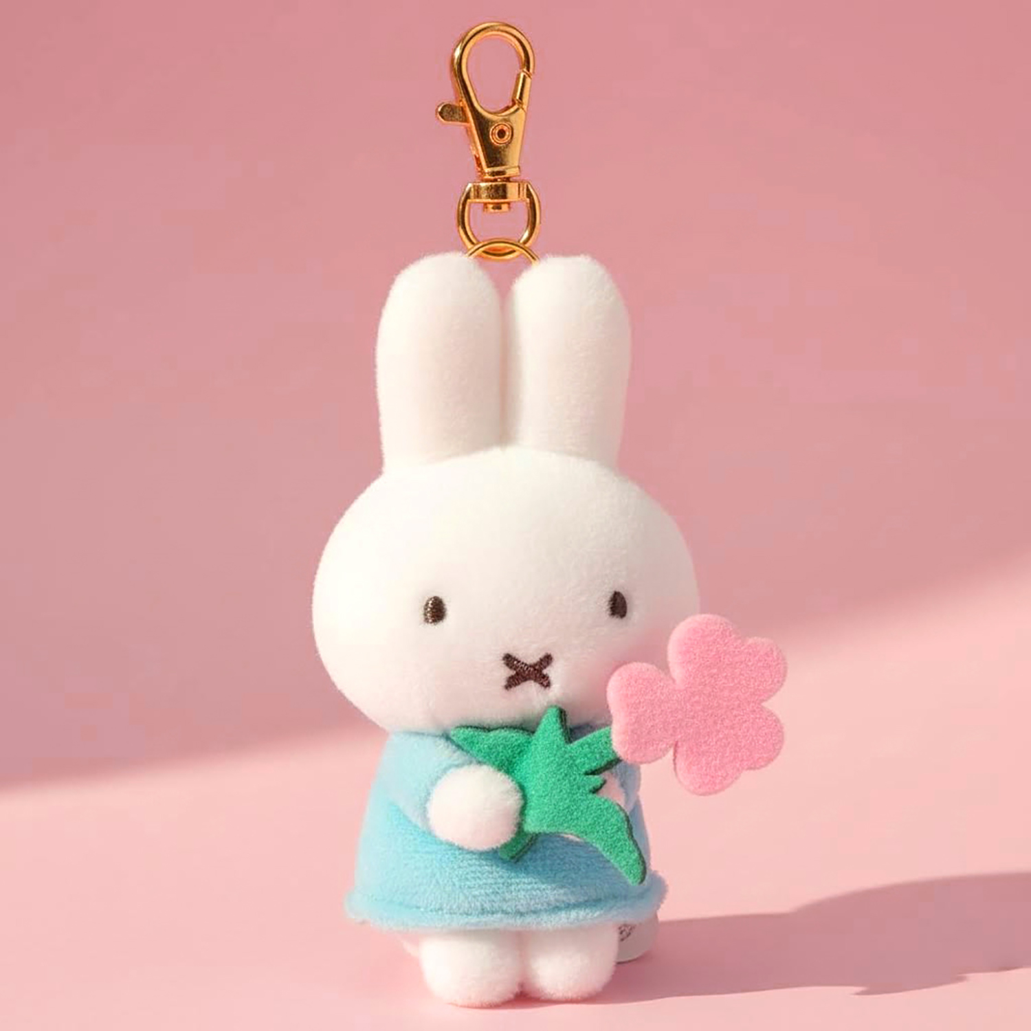 Miffy - 公仔掛飾 (淺藍色紫羅蘭款)