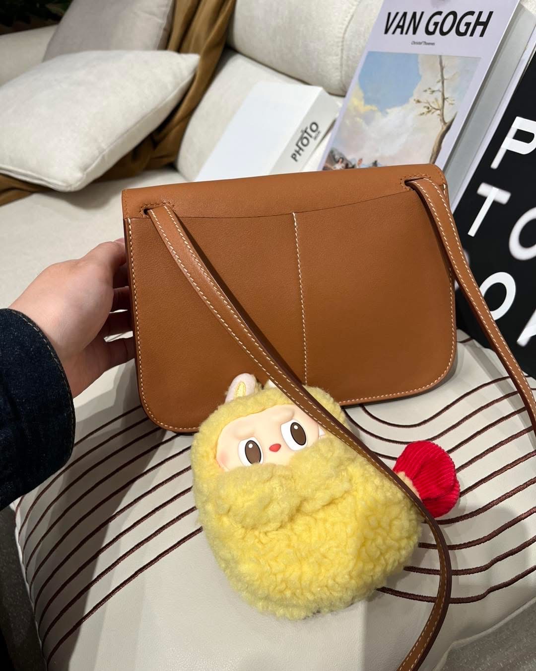 Hermes Halzan mini ,STAMP A 100%Authentic, 98%New ✅Dust bag✅box