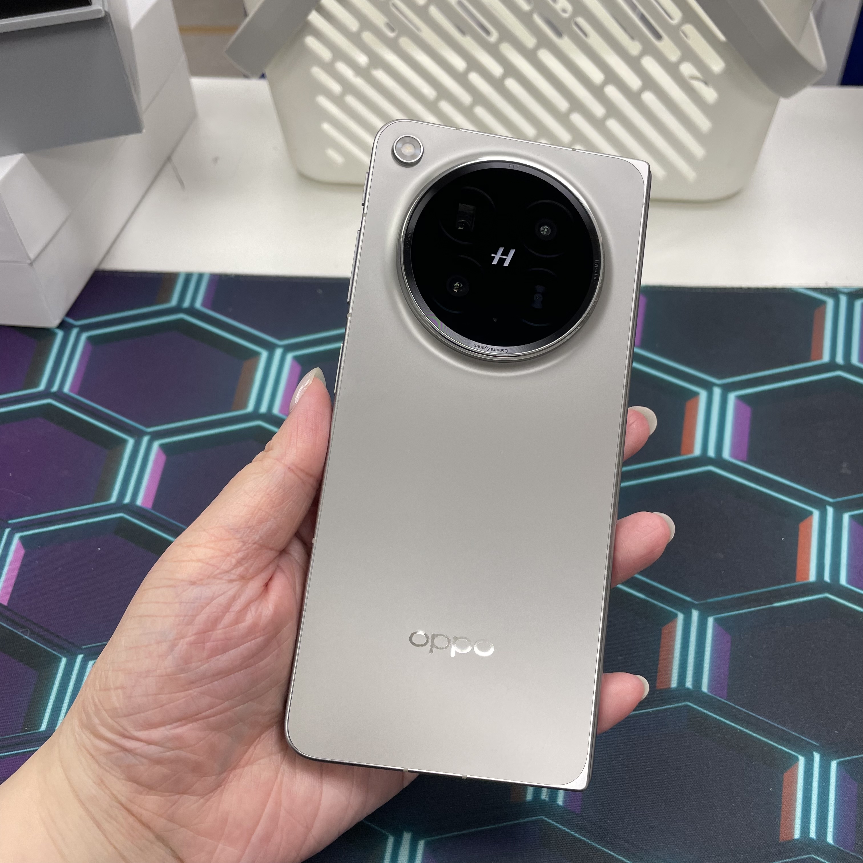 *6594 Oppo Find N6 勁靚機 16+512GB 深空鈦 gray