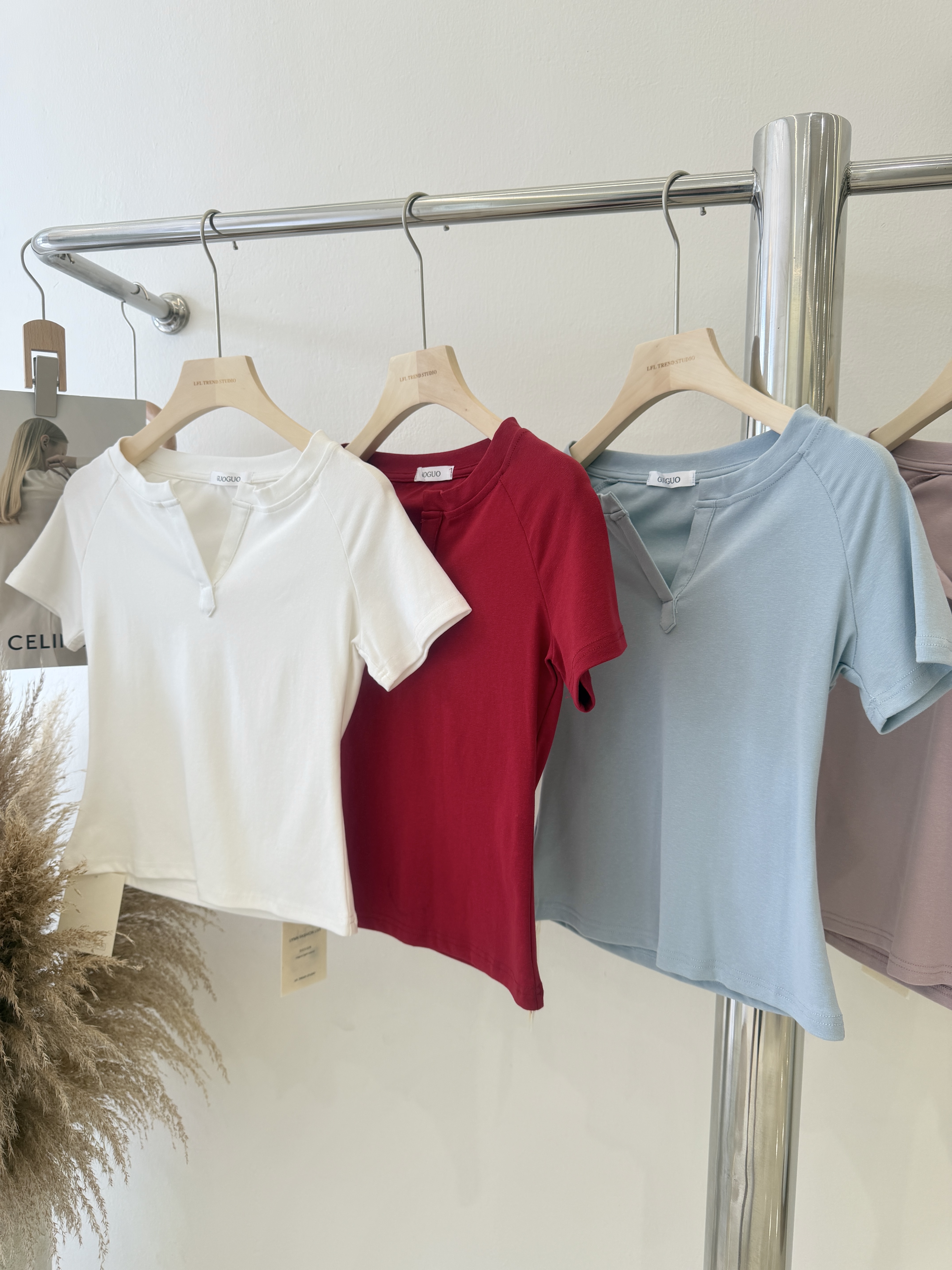 6118 爆款百搭纯色V领短袖