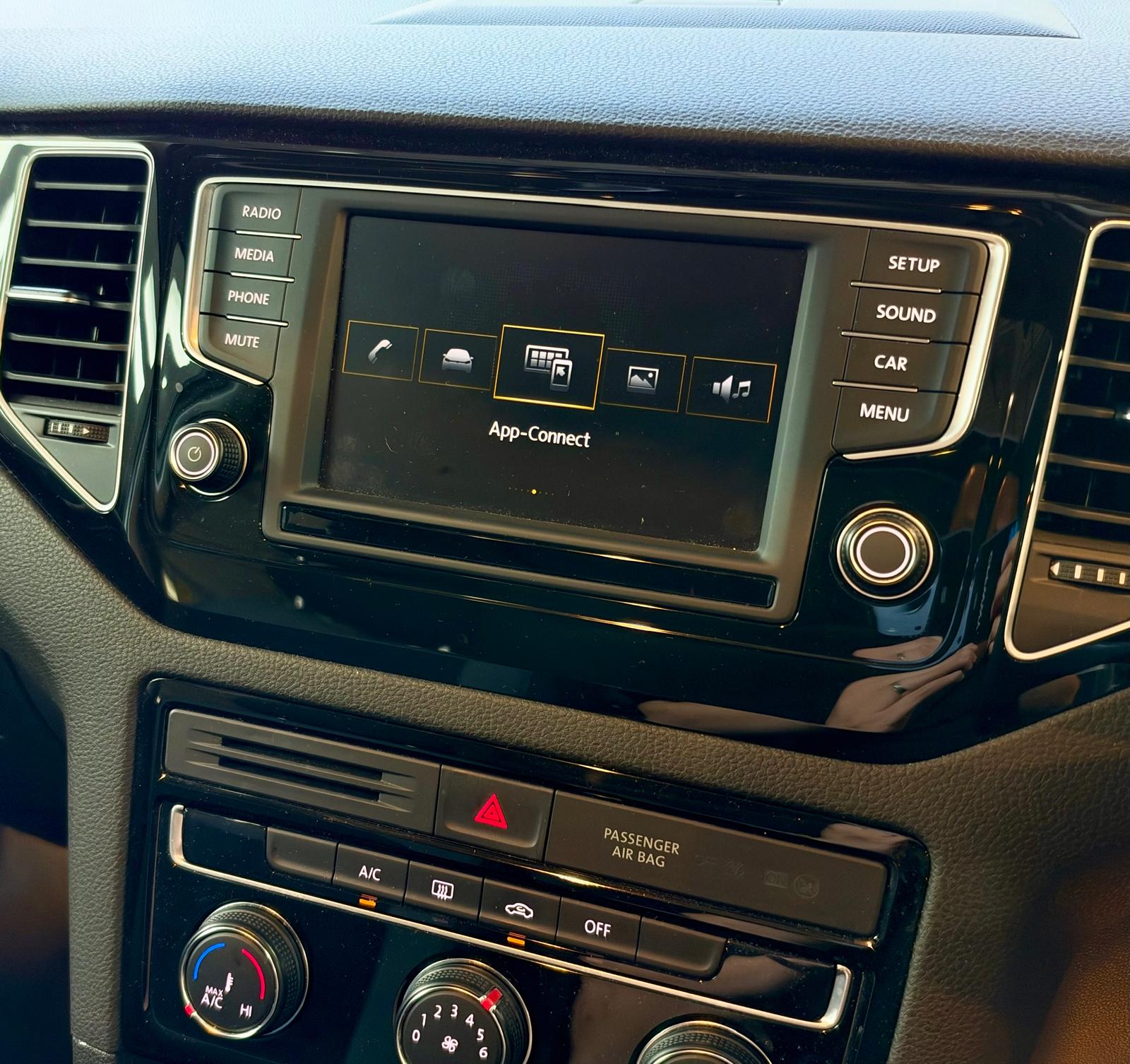 Volkswagen Golf Sportsvan 230 TSI 2017