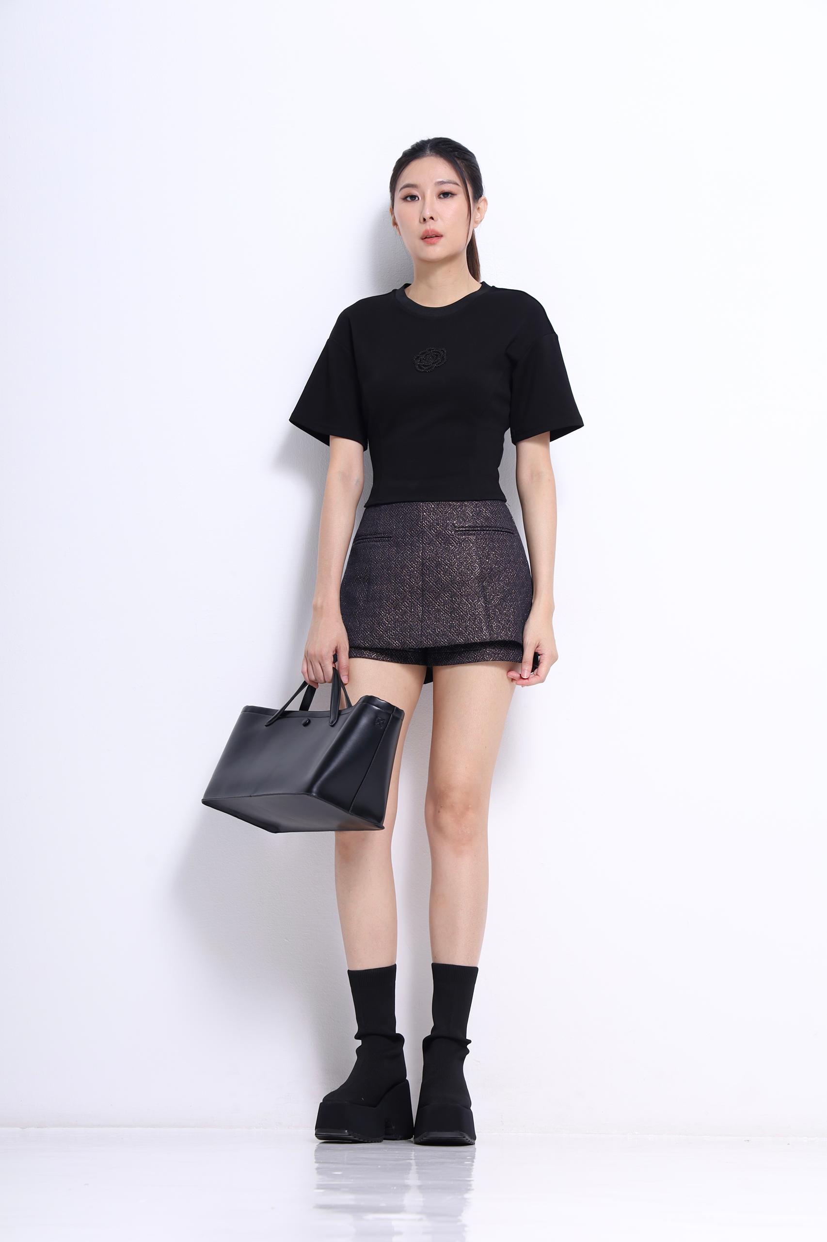 CB2701 MINI FLOWER EMBELLISH CROP BLOUSE
