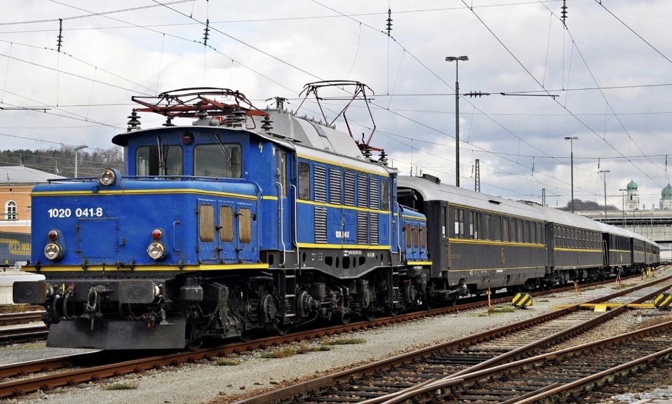 藍色 BR 1020 附威尼斯辛普倫東方快車火車套裝 3 件/套 Spur-N 全新Blue BR 1020 w/ Venice Simplon Orient Express train set 3pcs/set Spur-N NEW