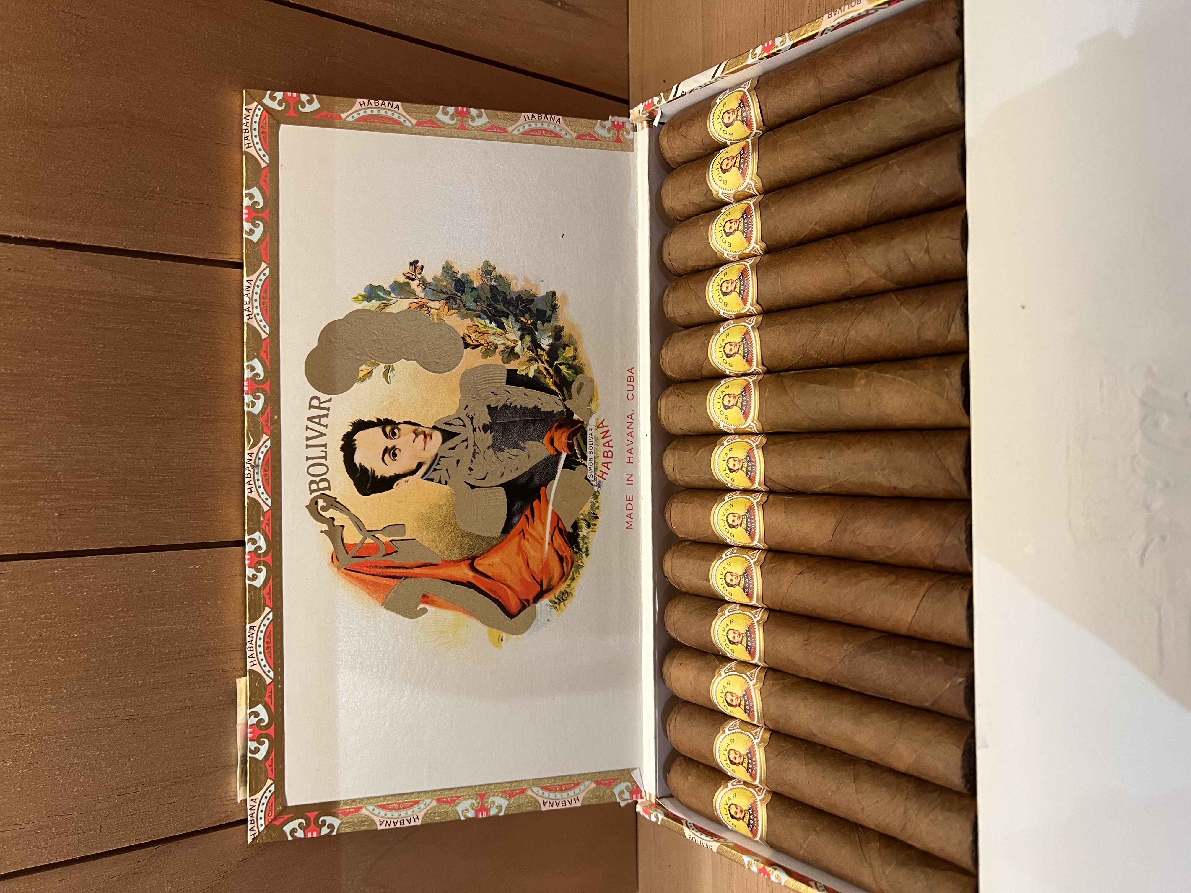 Bolivar玻利瓦爾皇家皇冠（單支）