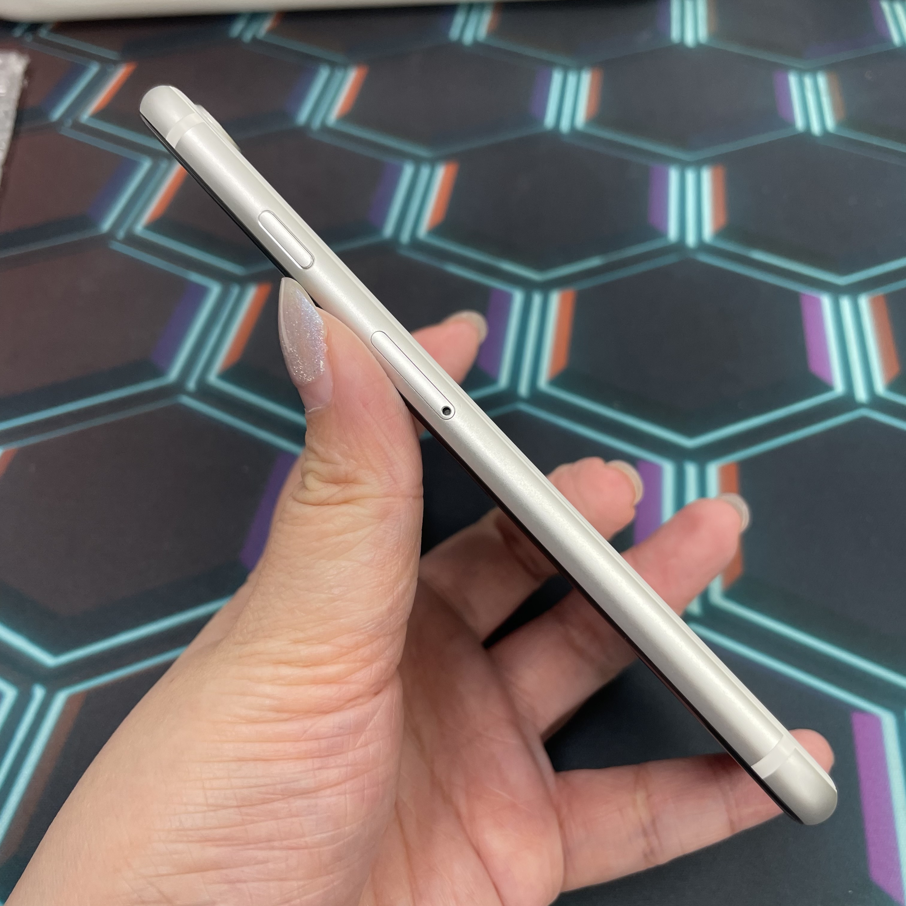 *7170 SE 2 完美機 128GB 電100 白色 white