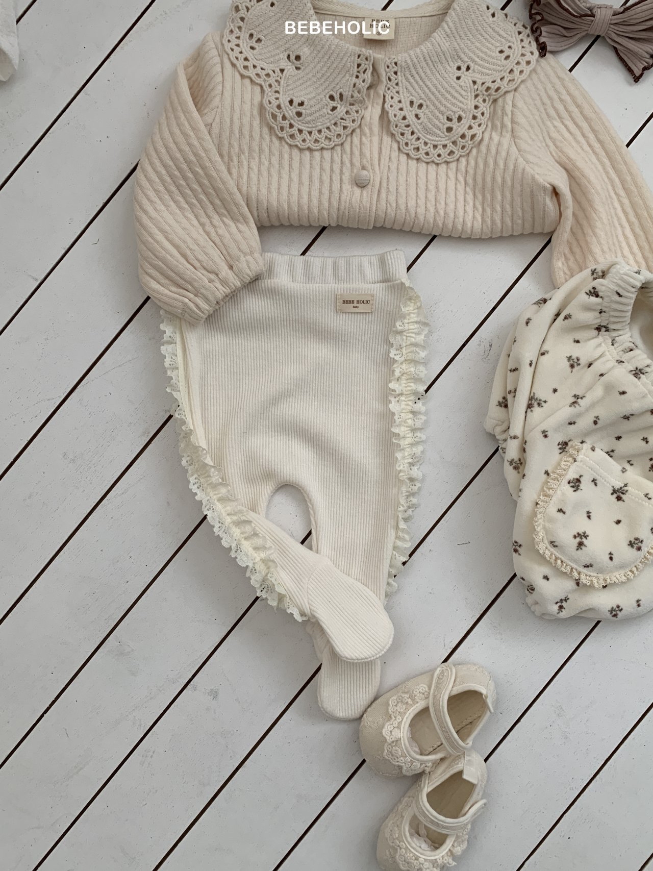 🌸預訂 韓國直送🌸🇰🇷BEBEHOLIC三色蕾絲花邊包腳褲