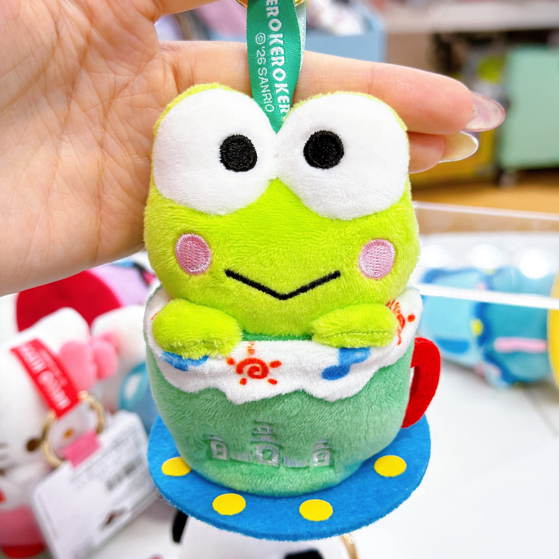 日本直送Sanrio 日本九州和諧樂園Harmonyland 新款咖啡杯掛飾 