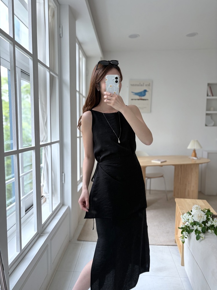 Boat Neck Layered Dress (Black)