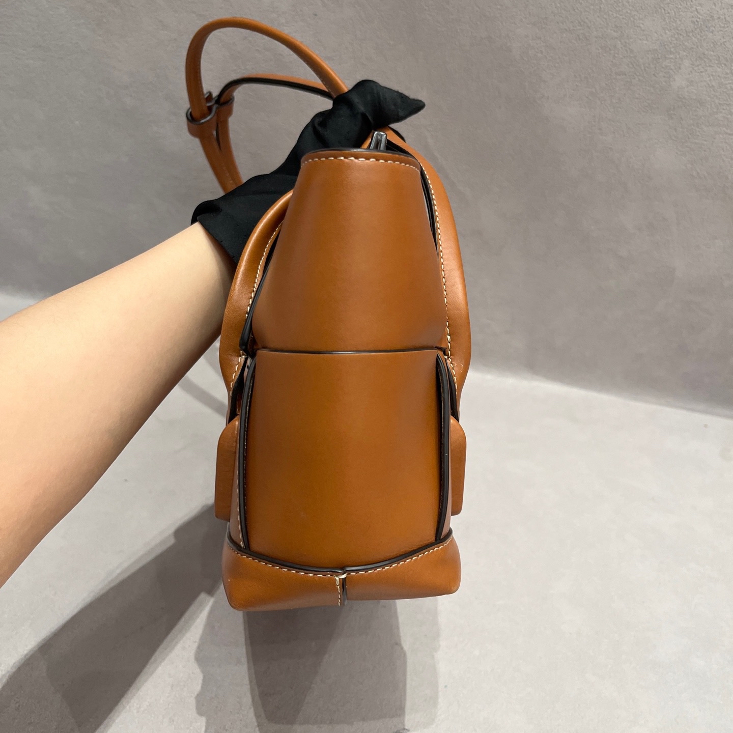 【預訂貨品】BV焦糖色編織牛皮tote