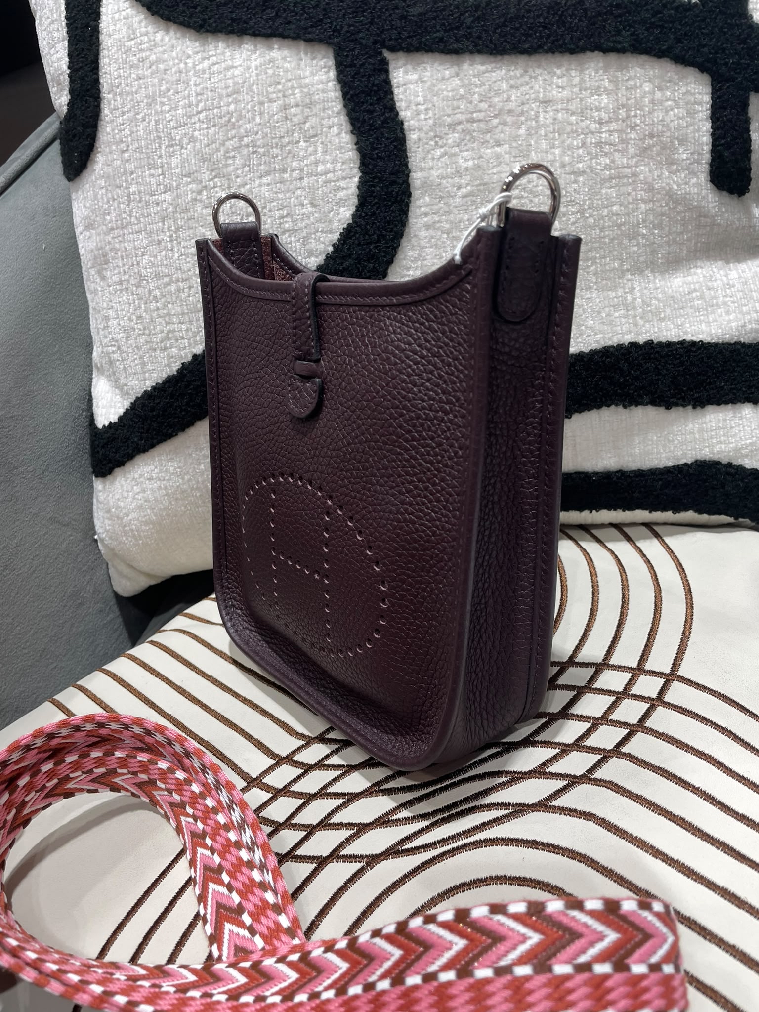 Hermes Mini Evelyne Stamp U 馬鞍紅編織帶 100%Authentic, 98%New ✅收據副本✅Dust bag 