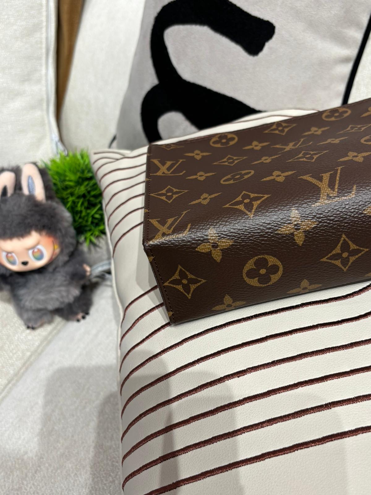 全新 LV toilette M47544 梳洗包19 手拿化妝包 100%Authentic, 全新未使用品 ✅Dust bag ✅Box