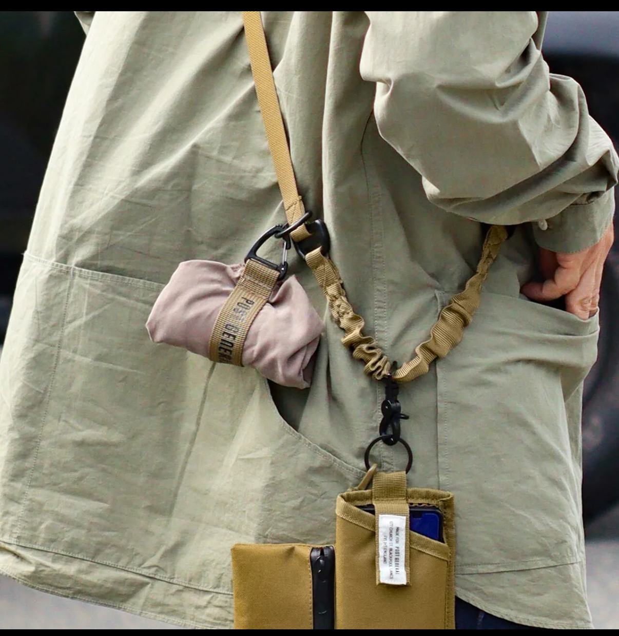 預訂日本直送 《Creer》POST GENERAL吊帶側背手機零錢包(2色) 